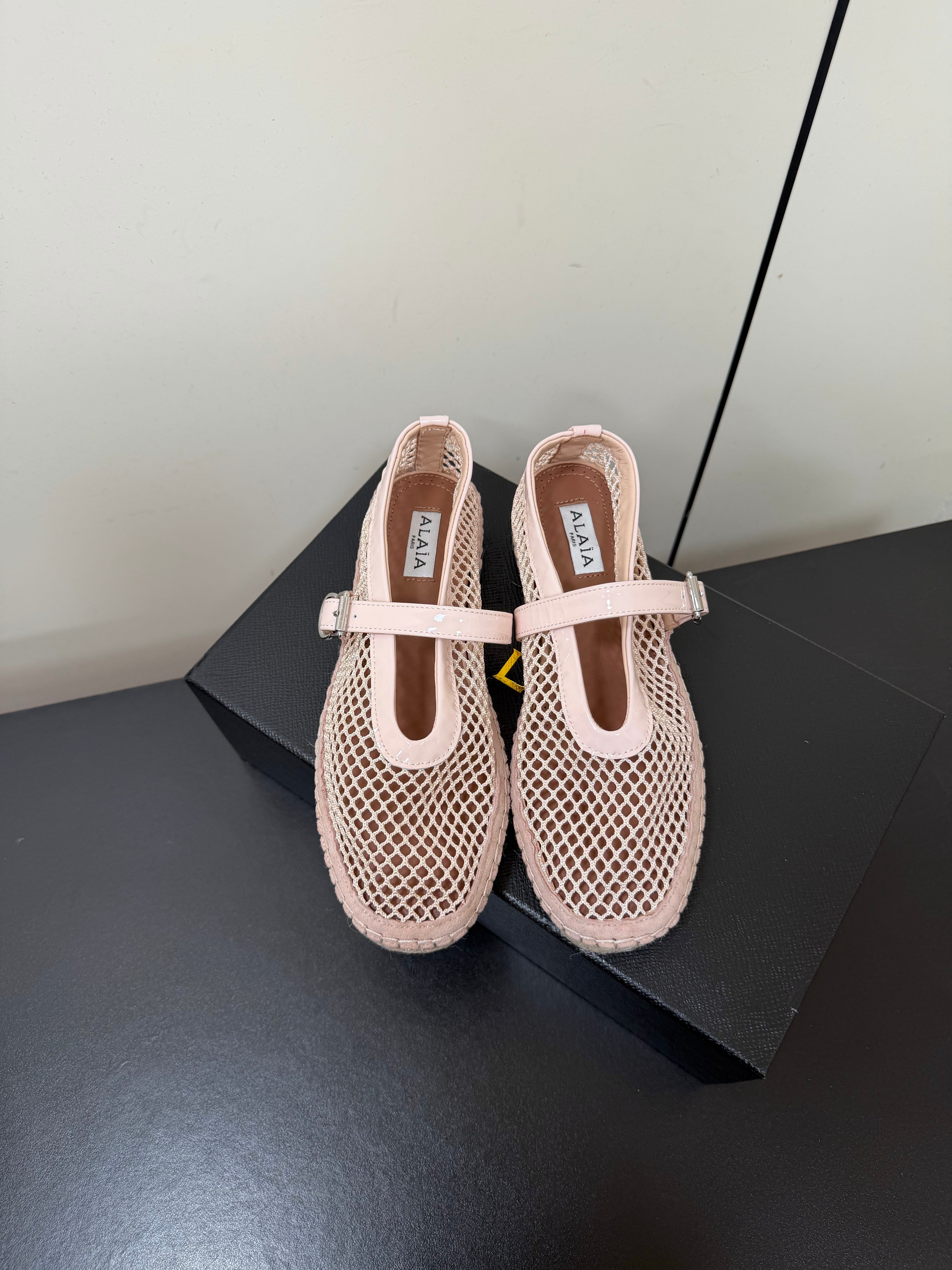 Alaia 26s Espadrilles Stale Pink Patent Leather Mesh  984735