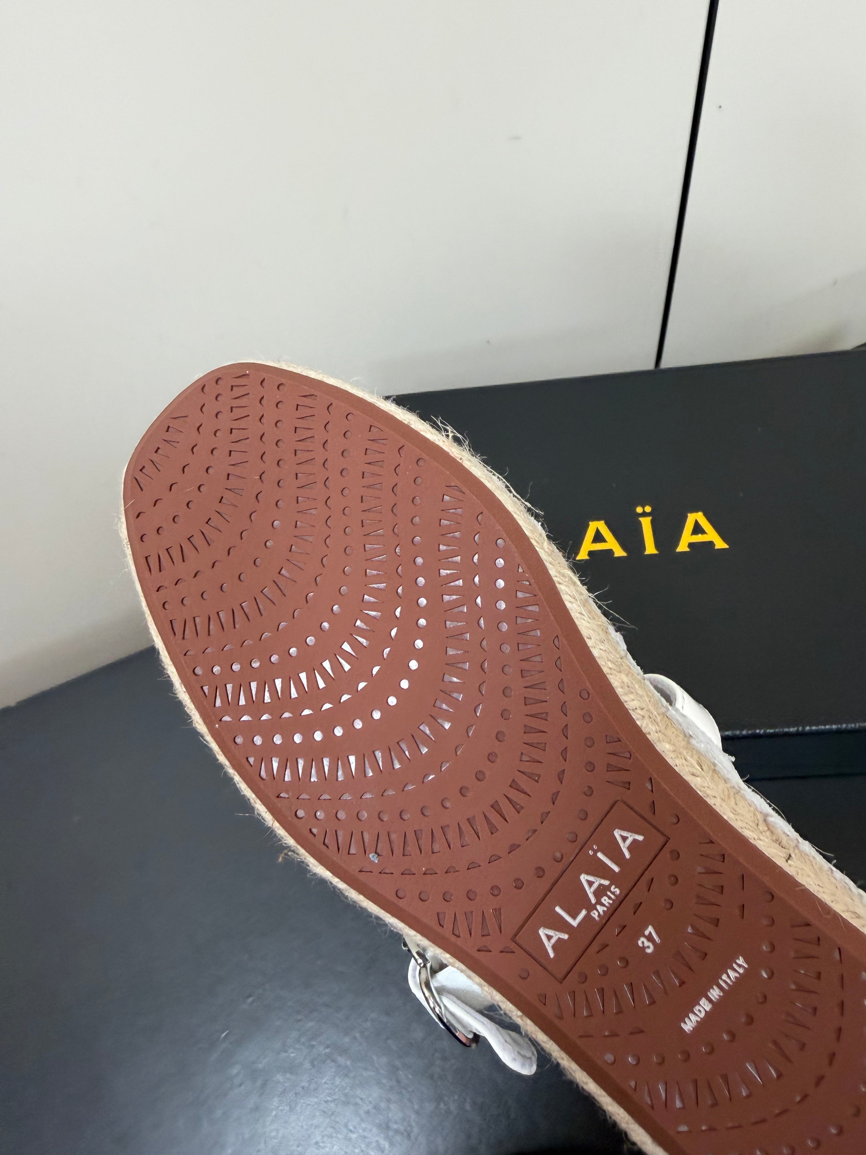 Alaia 26s Espadrilles White Patent Leather Mesh  984736