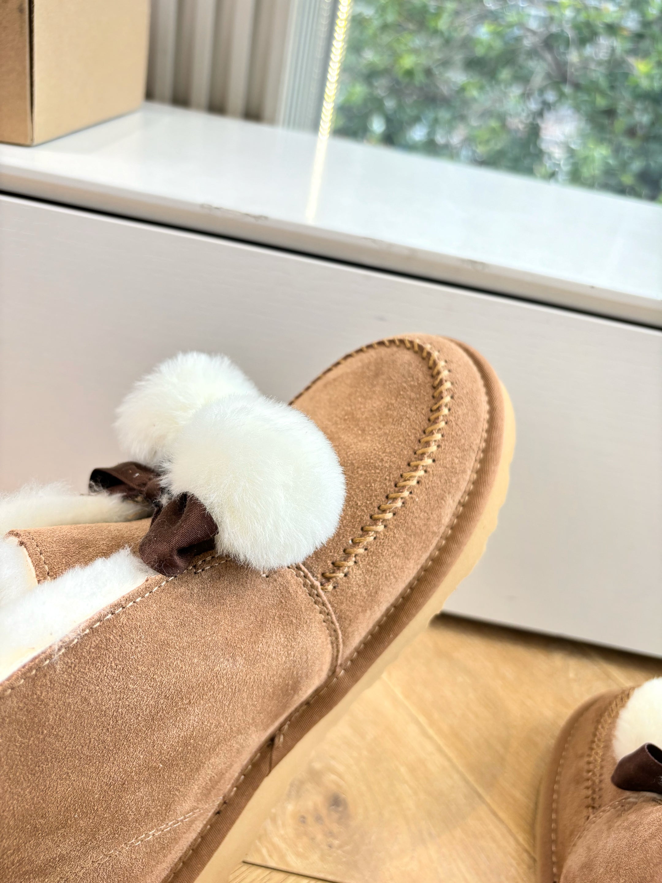 UGG Kallen Boots Brown White Wool Suede 506603