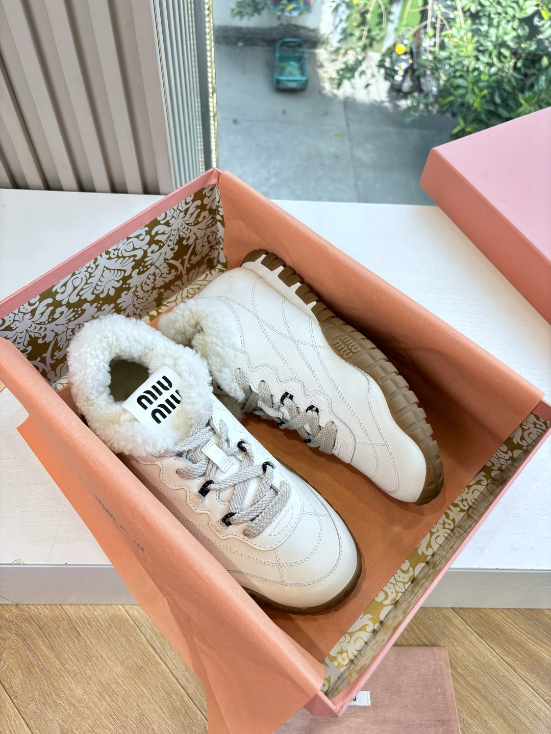 Miu 26s Tyre Sneakers White Leather Shearing 994139