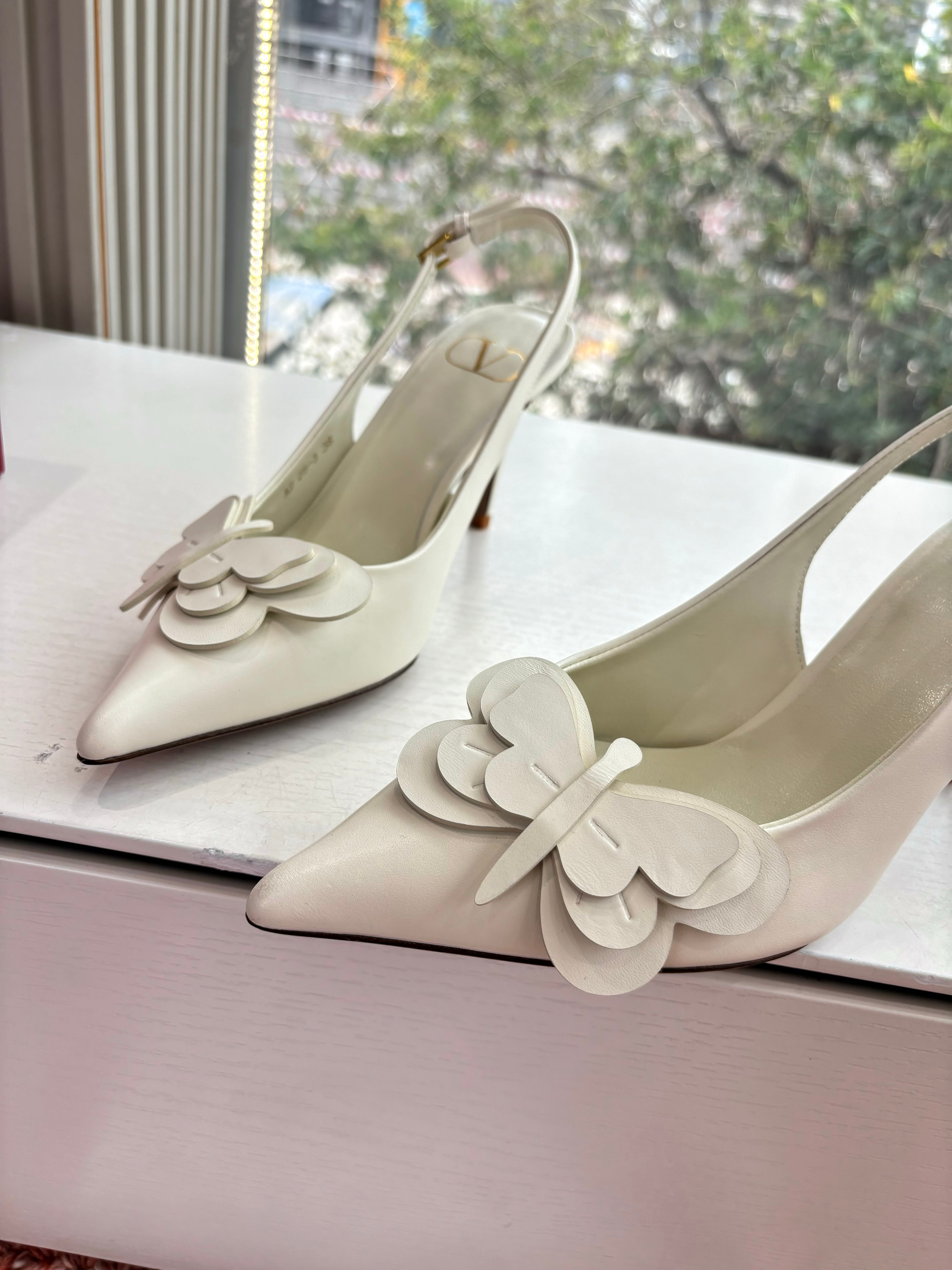 VT 26s Butterfly Slingback White Leather 604040