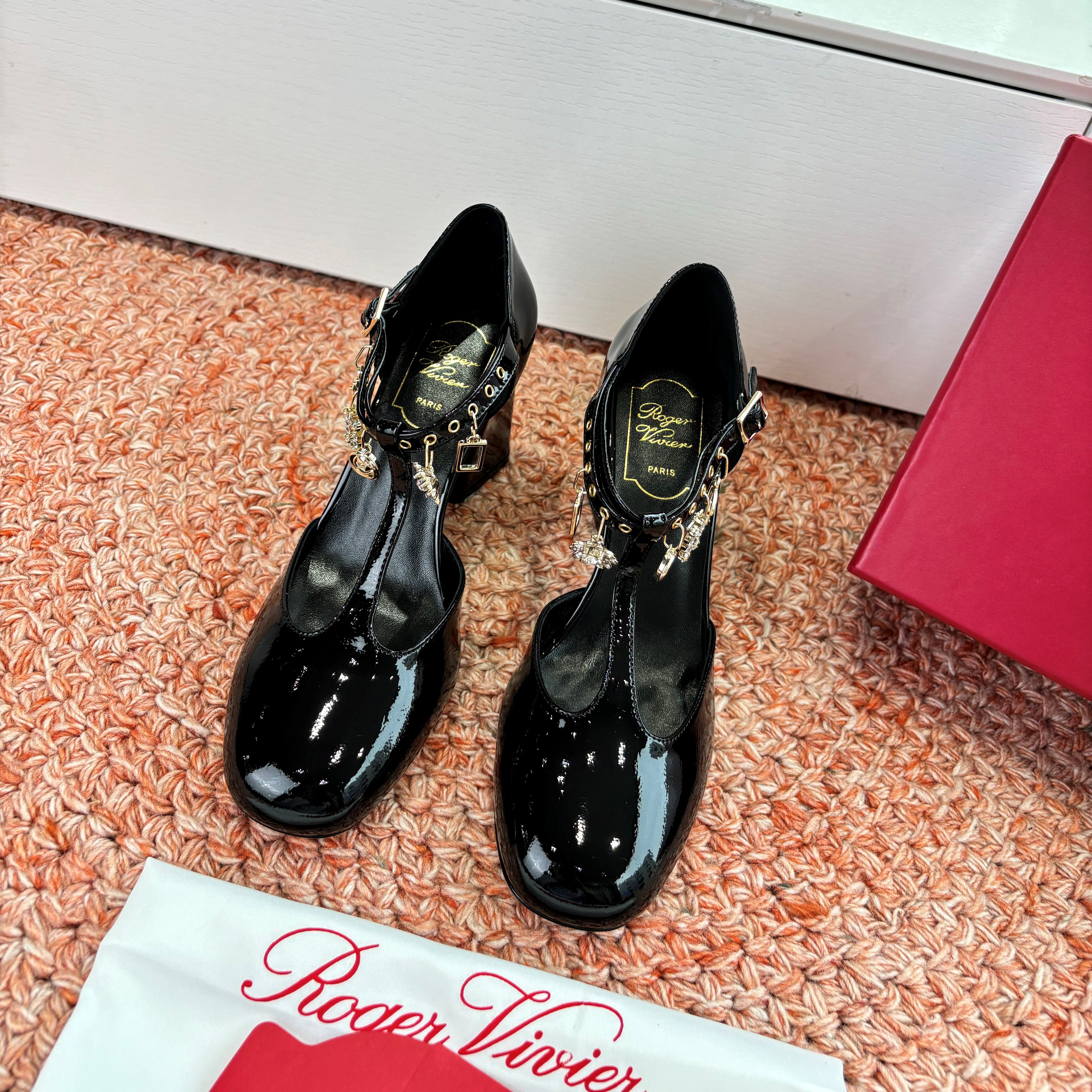 Roger Vivier 2025 Belle Vivier Buckled Pump Black Patent Leather