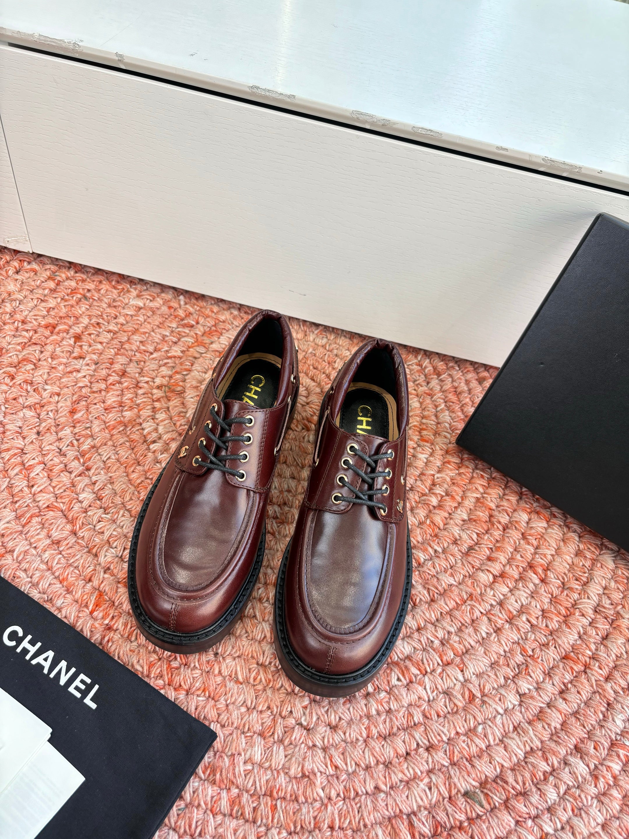 CC G189 26s Deep-cut Loafers Brown Glossy Lambskin 648221