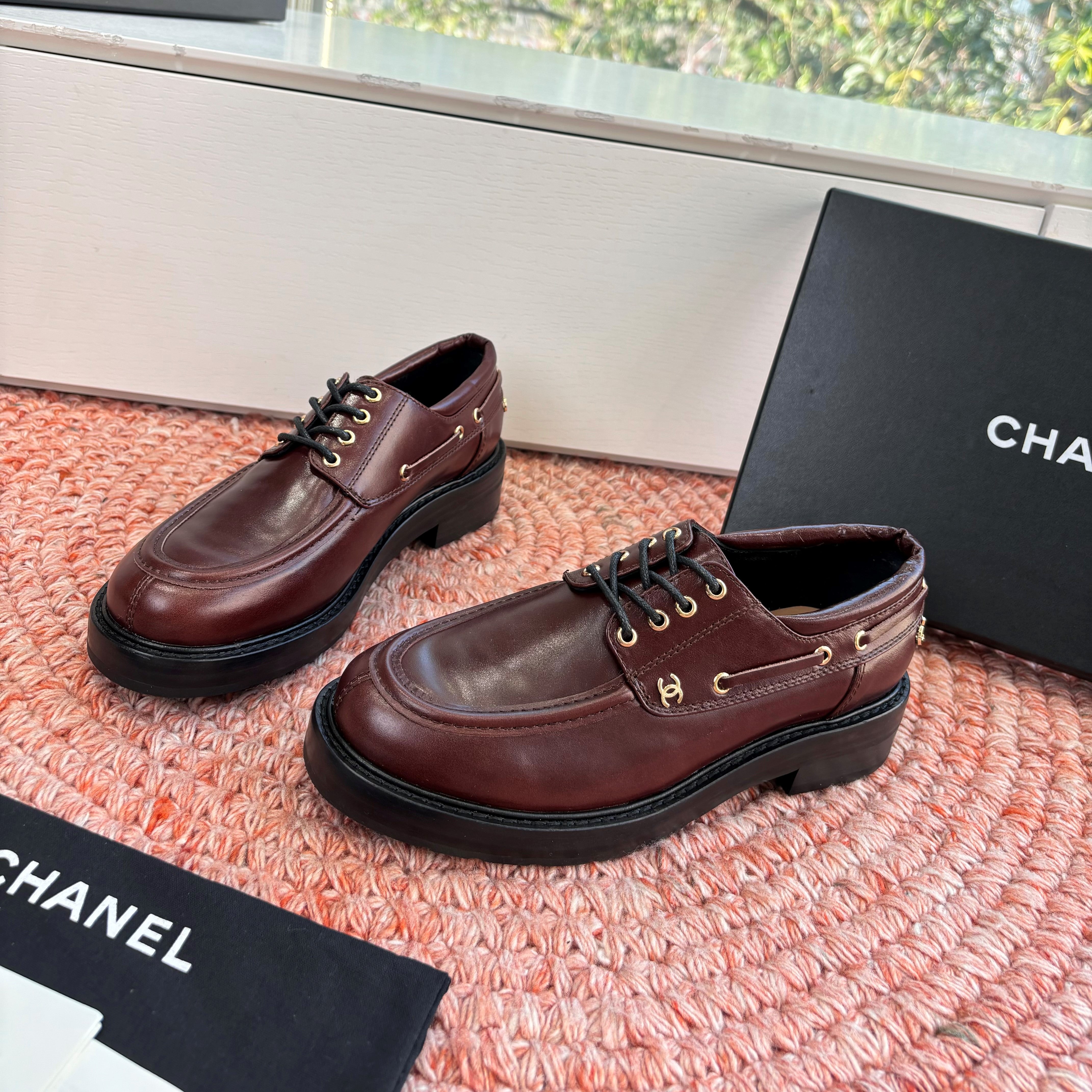 CC G189 26s Deep-cut Loafers Brown Glossy Lambskin 648221