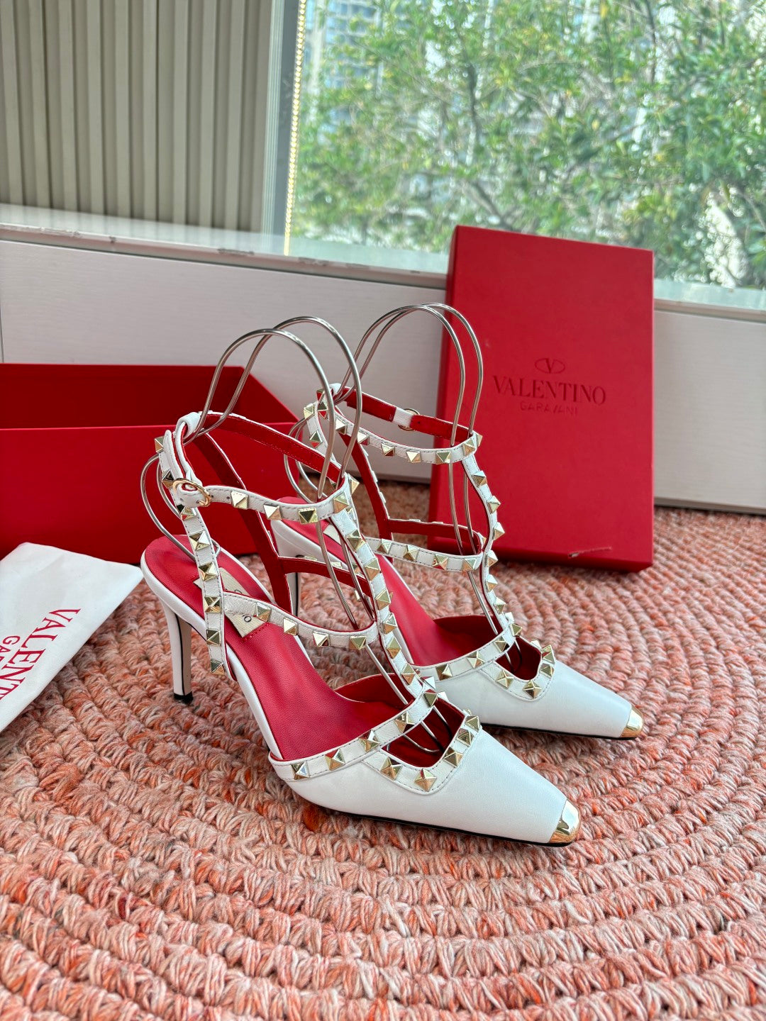 Valentino Rockstud Kidskin Pump 100mm White Sheepskin 702224