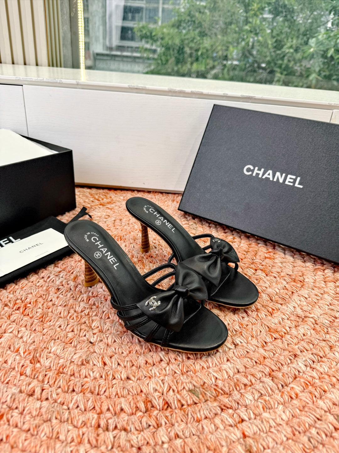 CC 26s Bow Heels Mules Black Sheepskin 703671