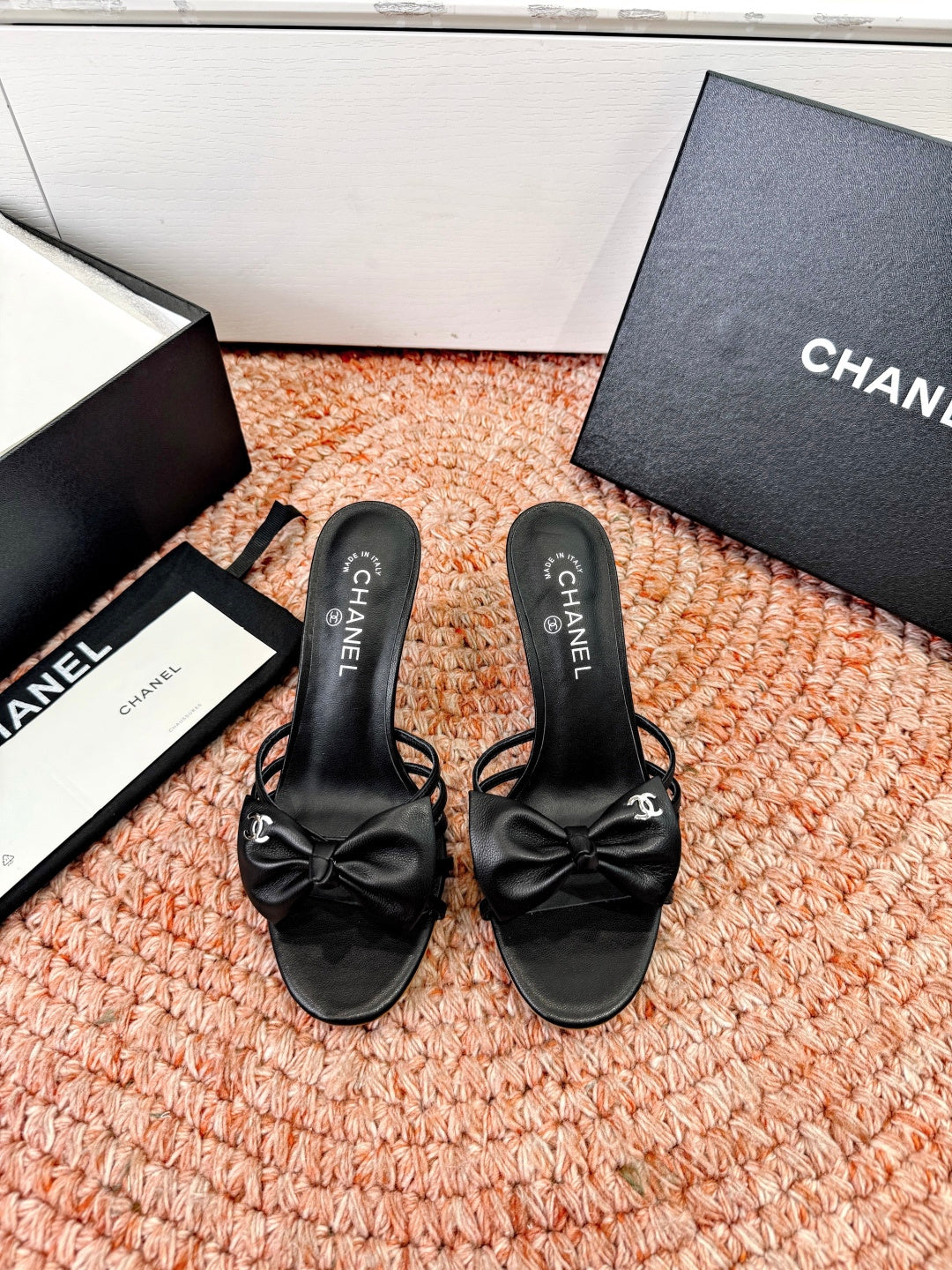 CC 26s Bow Heels Mules Black Sheepskin 703671