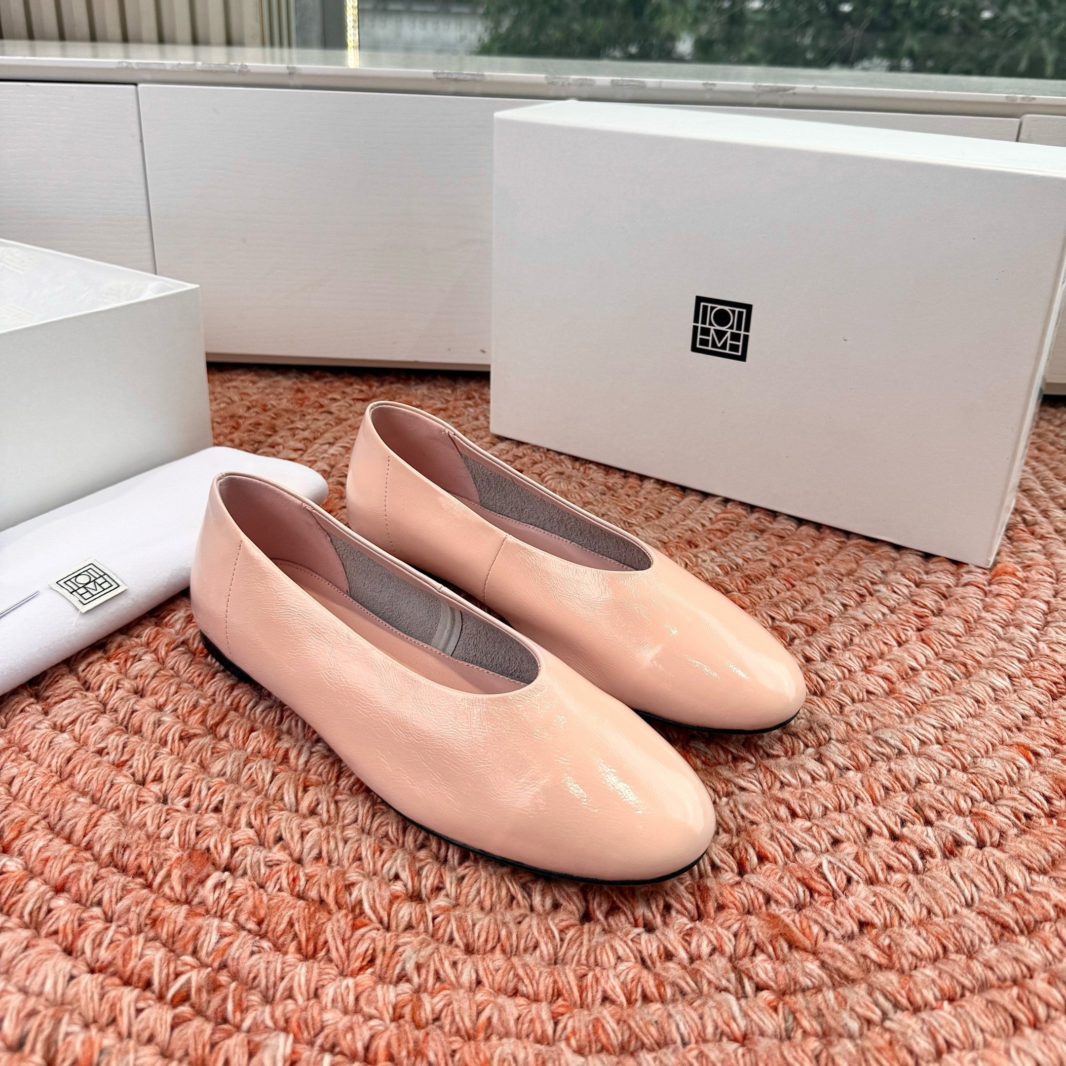 Toteme Ballerinas Light Pink Glossy Leather 760432