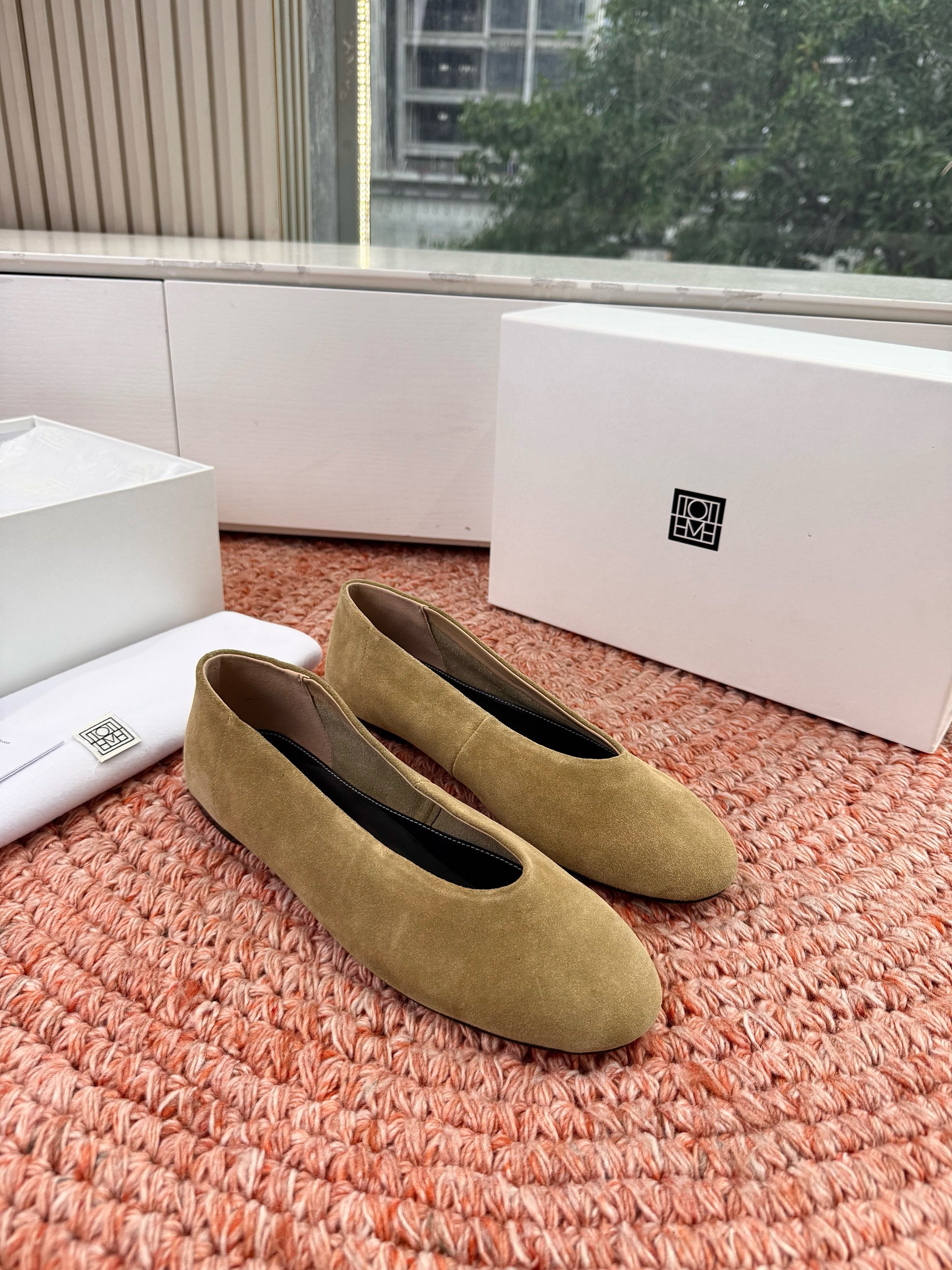 Toteme Ballerinas Khahi Suede 760434