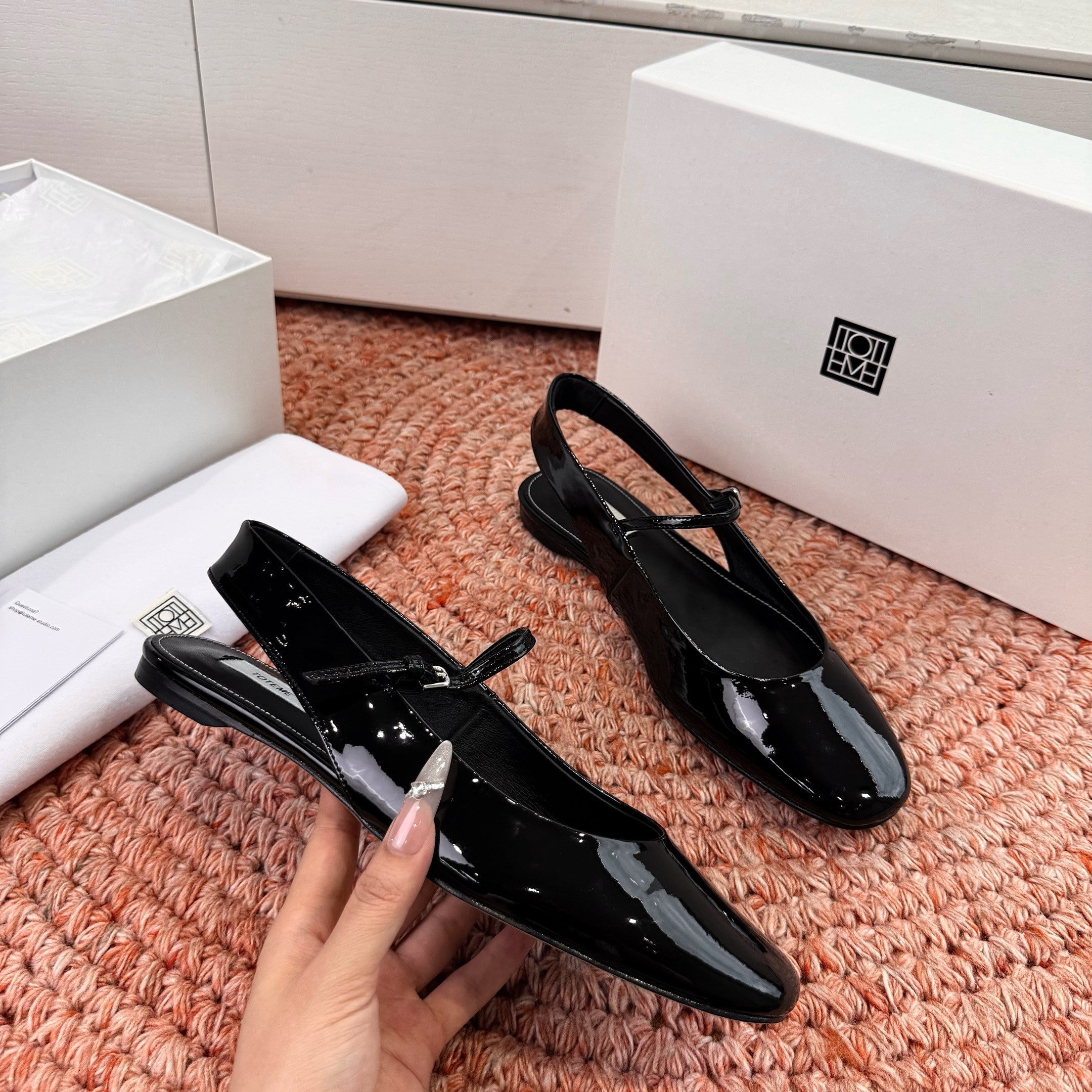 Toteme Mary Jane Slingback Flat Black Glossy Leather 760427