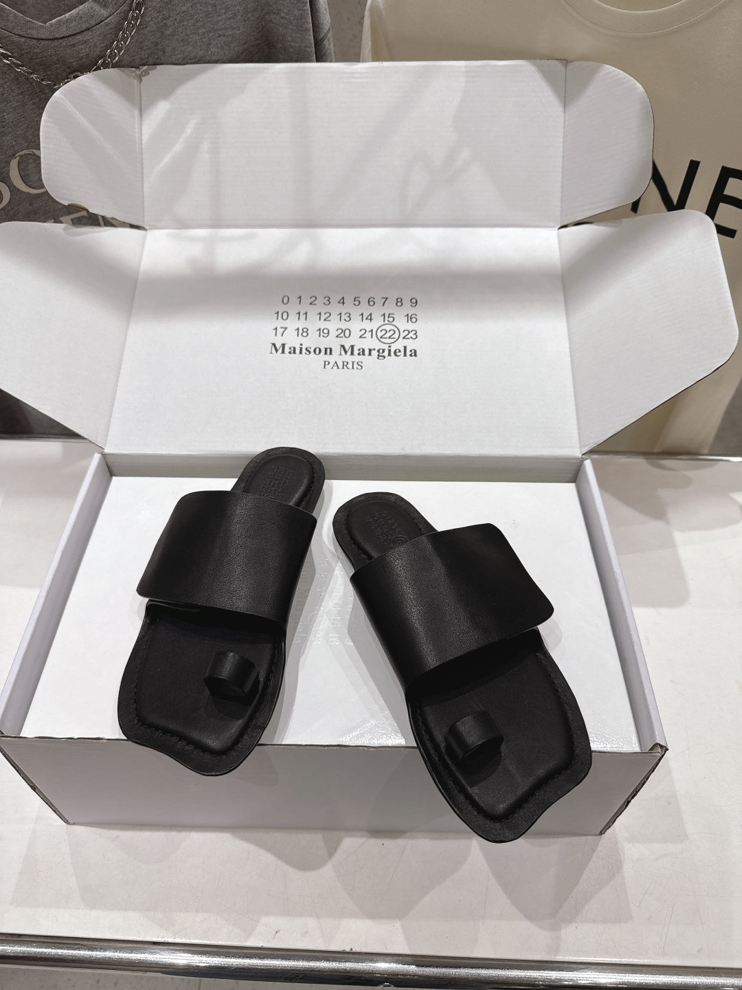 MM6 Flat Flip-Flops Black Cowhide 896509