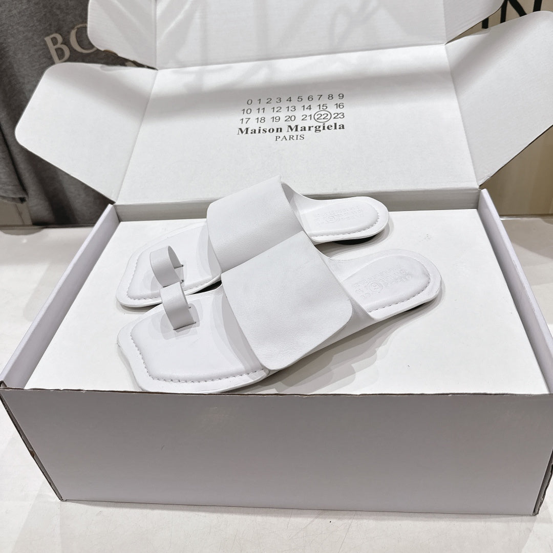 MM6 Flat Flip-Flops White Cowhide 896510