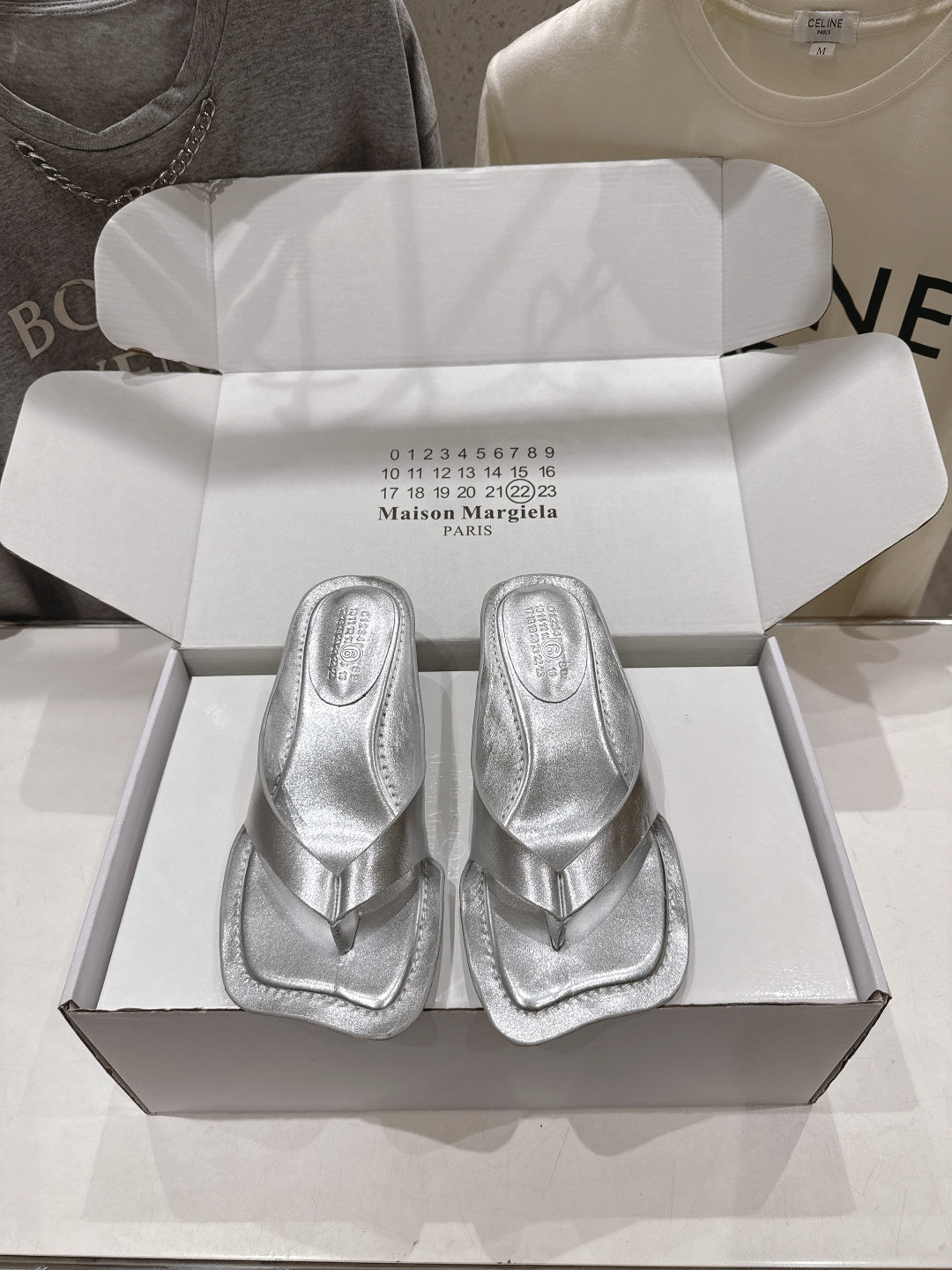 MM6 High-Heeled Flip-Flops Sliver Cowhide 896511
