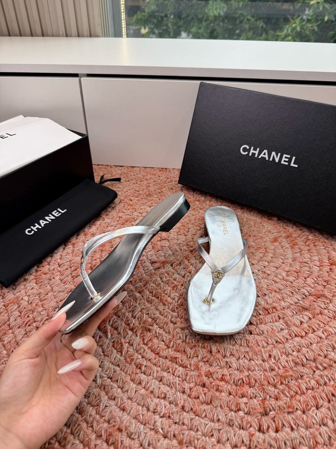 CC 26s Flip-Flops Sliver Lambskin 934852