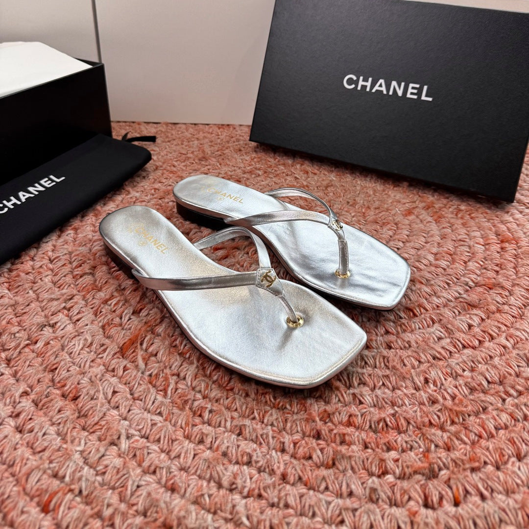 CC 26s Flip-Flops Sliver Lambskin 934852