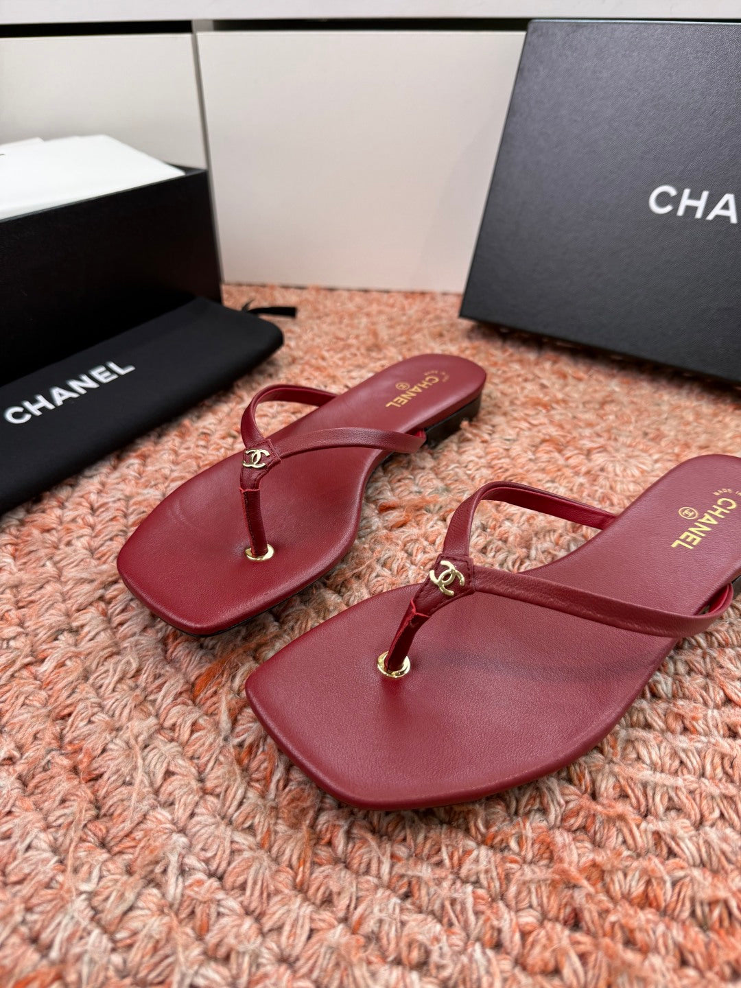 CC 26s Flip-Flops Burgundy Lambskin 934853