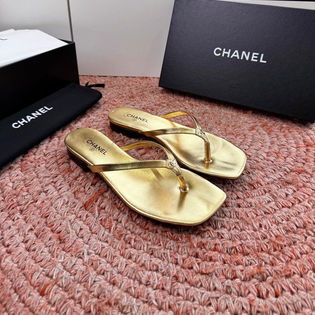 CC 26s Flip-Flops Gold Lambskin 934854