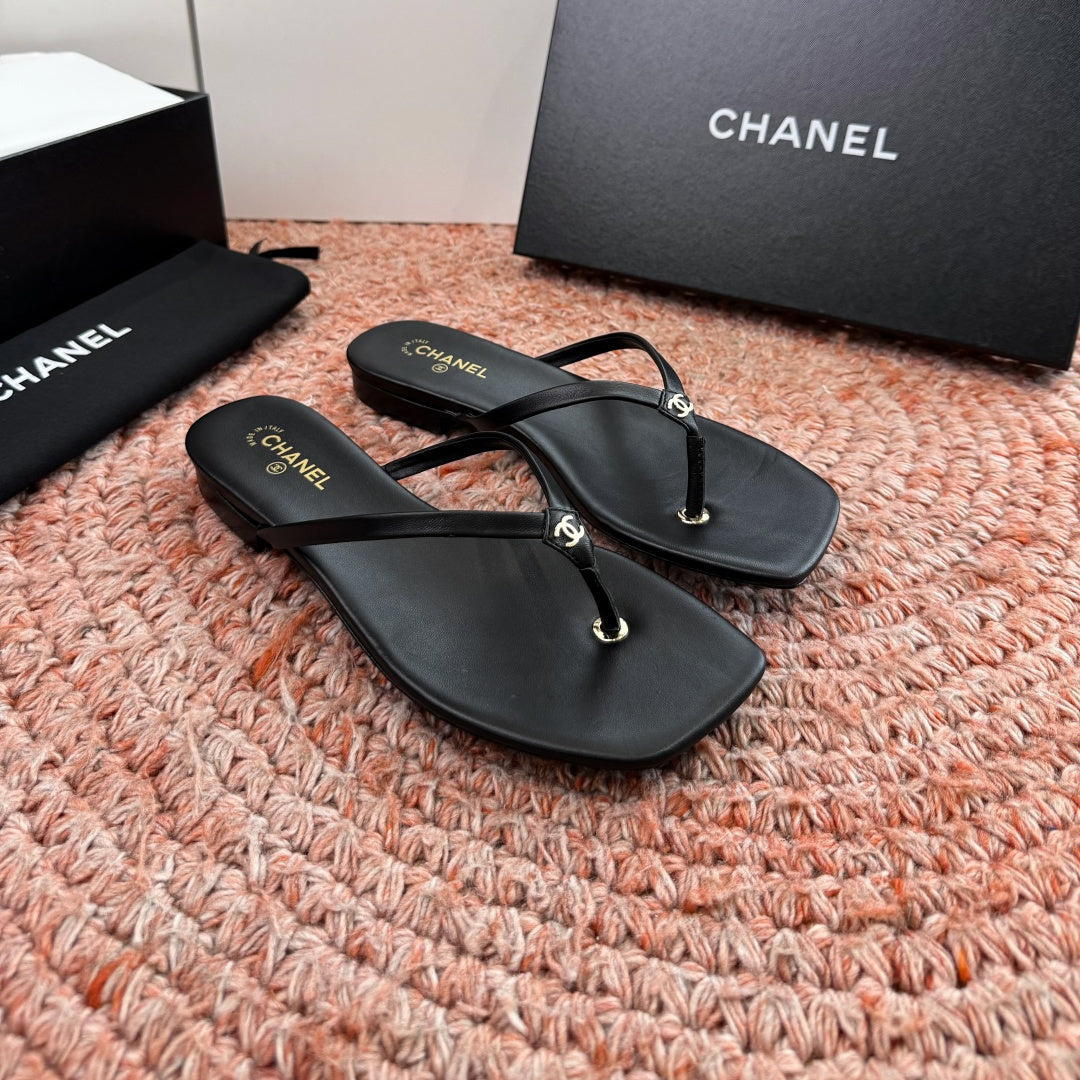 CC 26s Flip-Flops Black Lambskin 934855