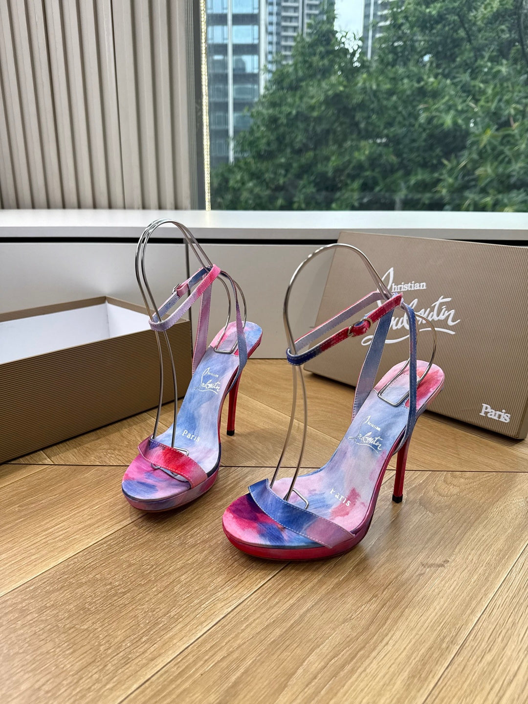 CL 26s Miss Z Sandals Colorful Leather Satin 932675