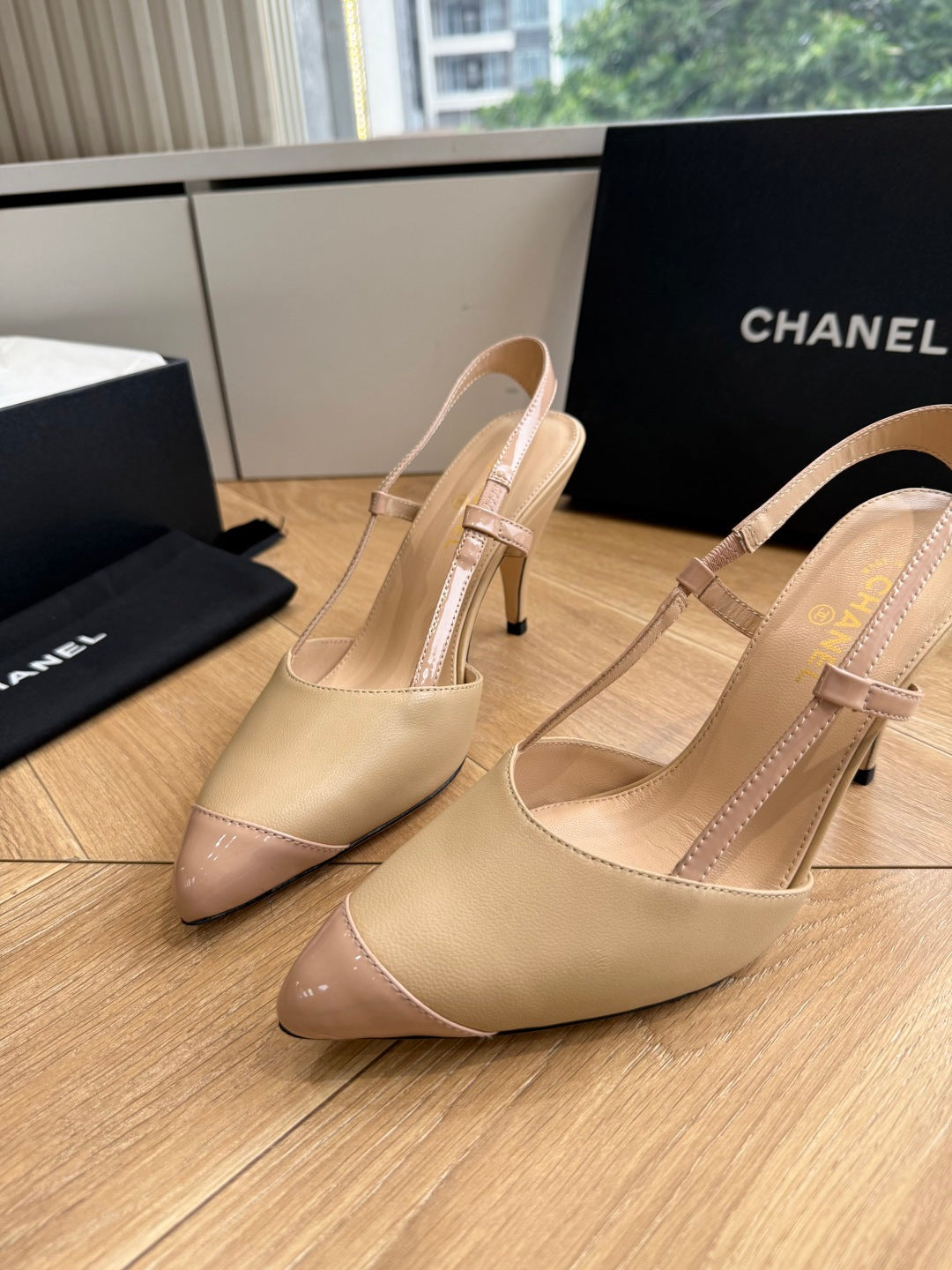 CC 26s Boutique Slingback Beige Suede Patent Leather 933118