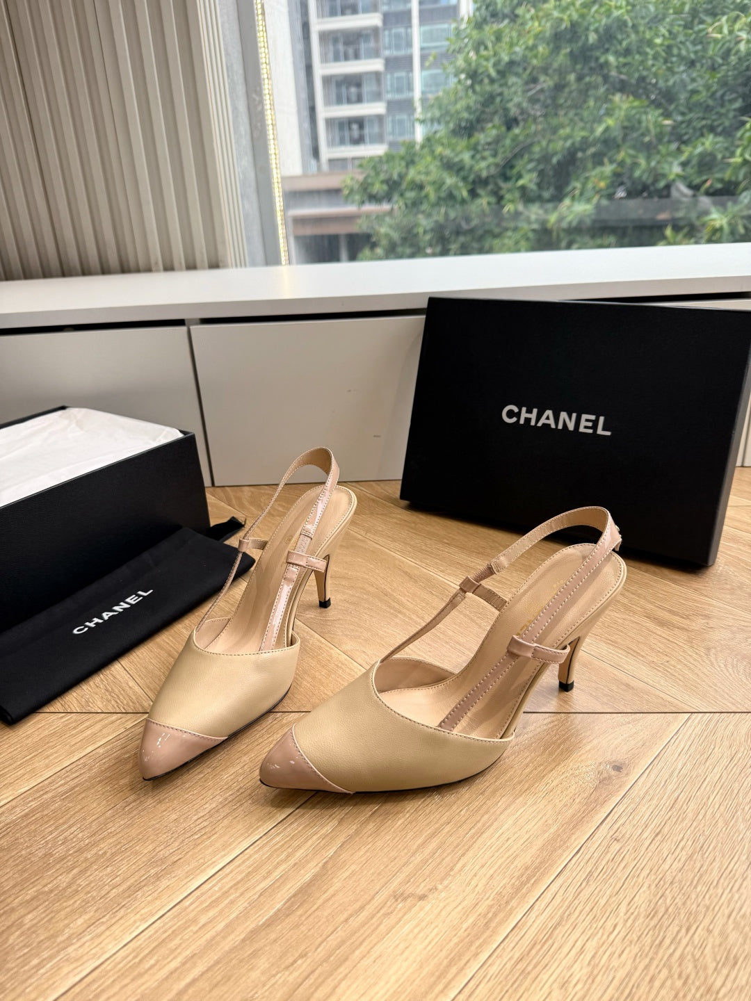 CC 26s Boutique Slingback Beige Suede Patent Leather 933118