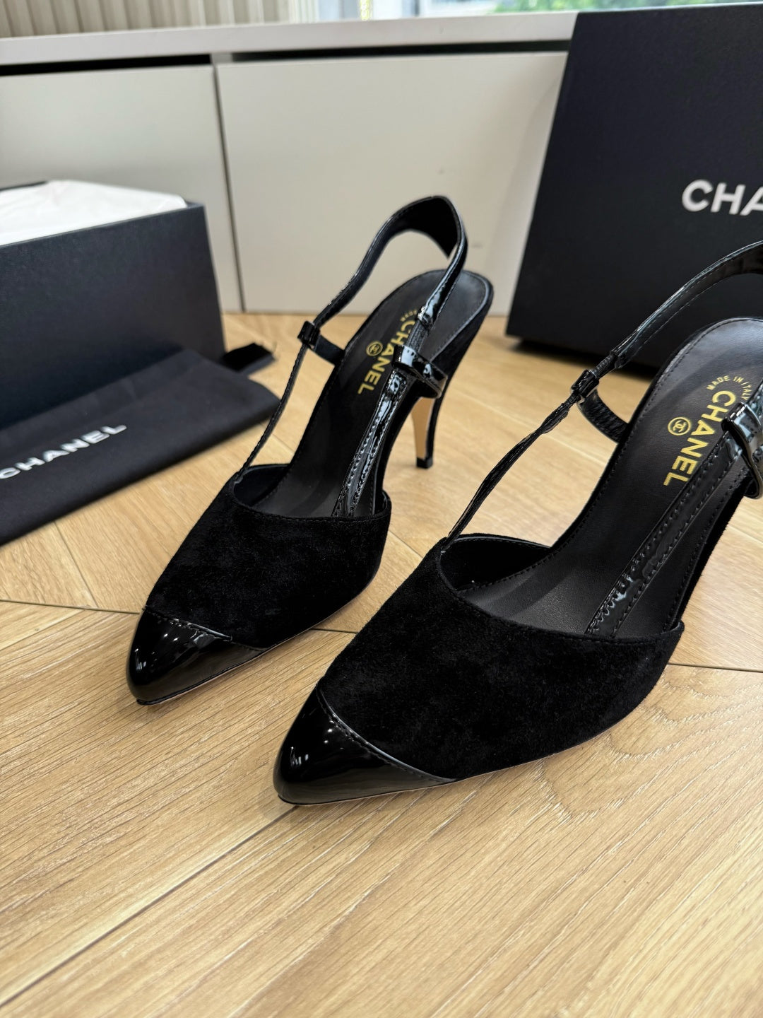 CC 26s Boutique Slingback Black Suede Patent Leather 933120