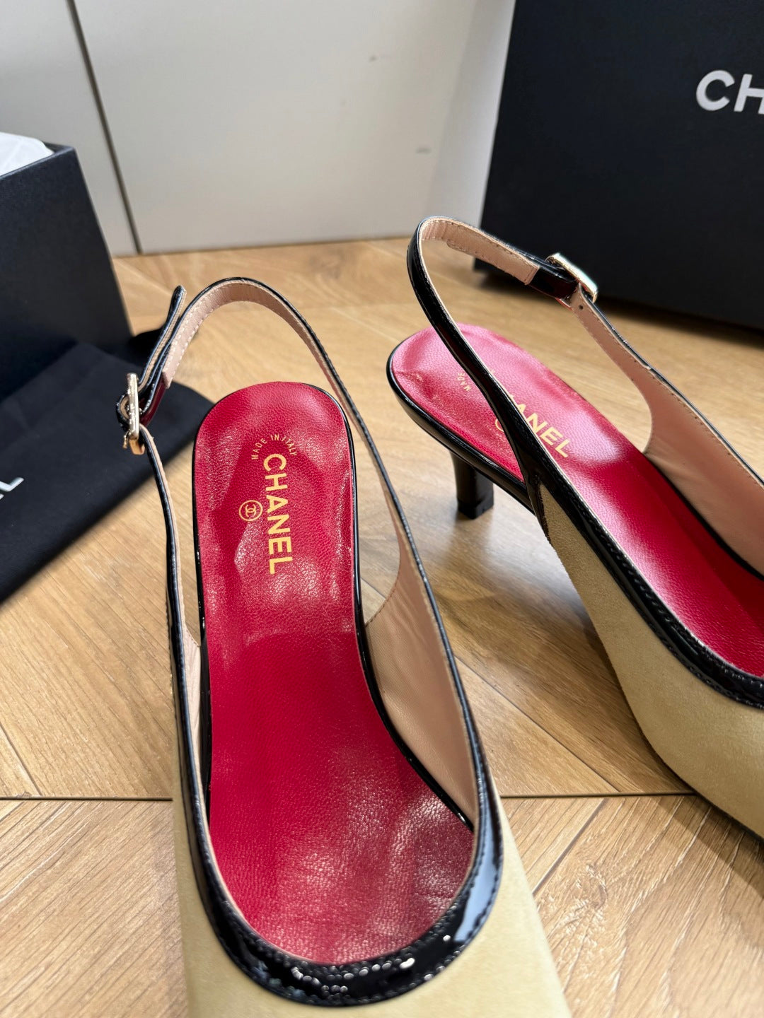 CC 26s Slingback Black Beige Suede Patent Leather 933121