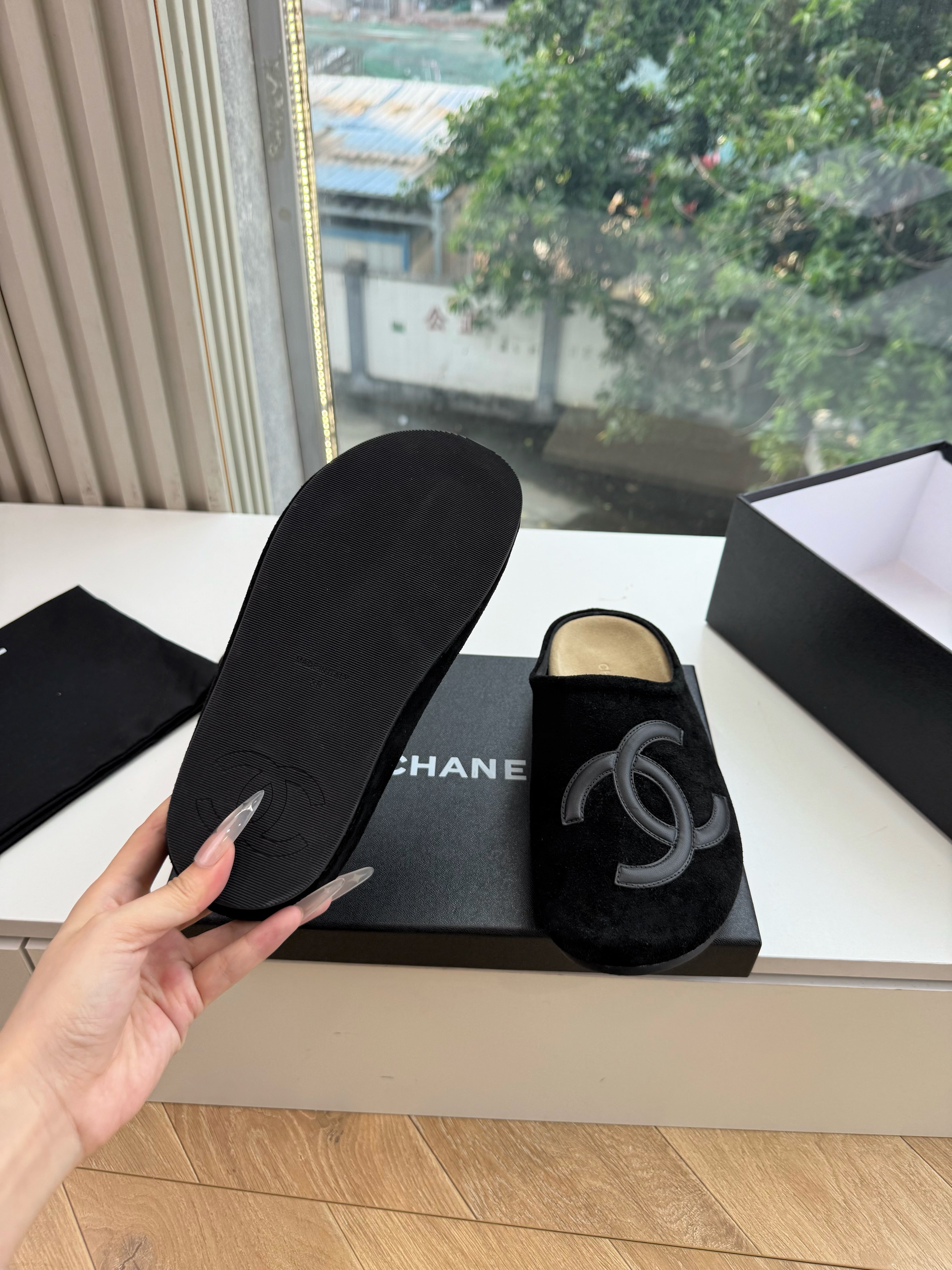 CC 26s Mules Black Suede 967490