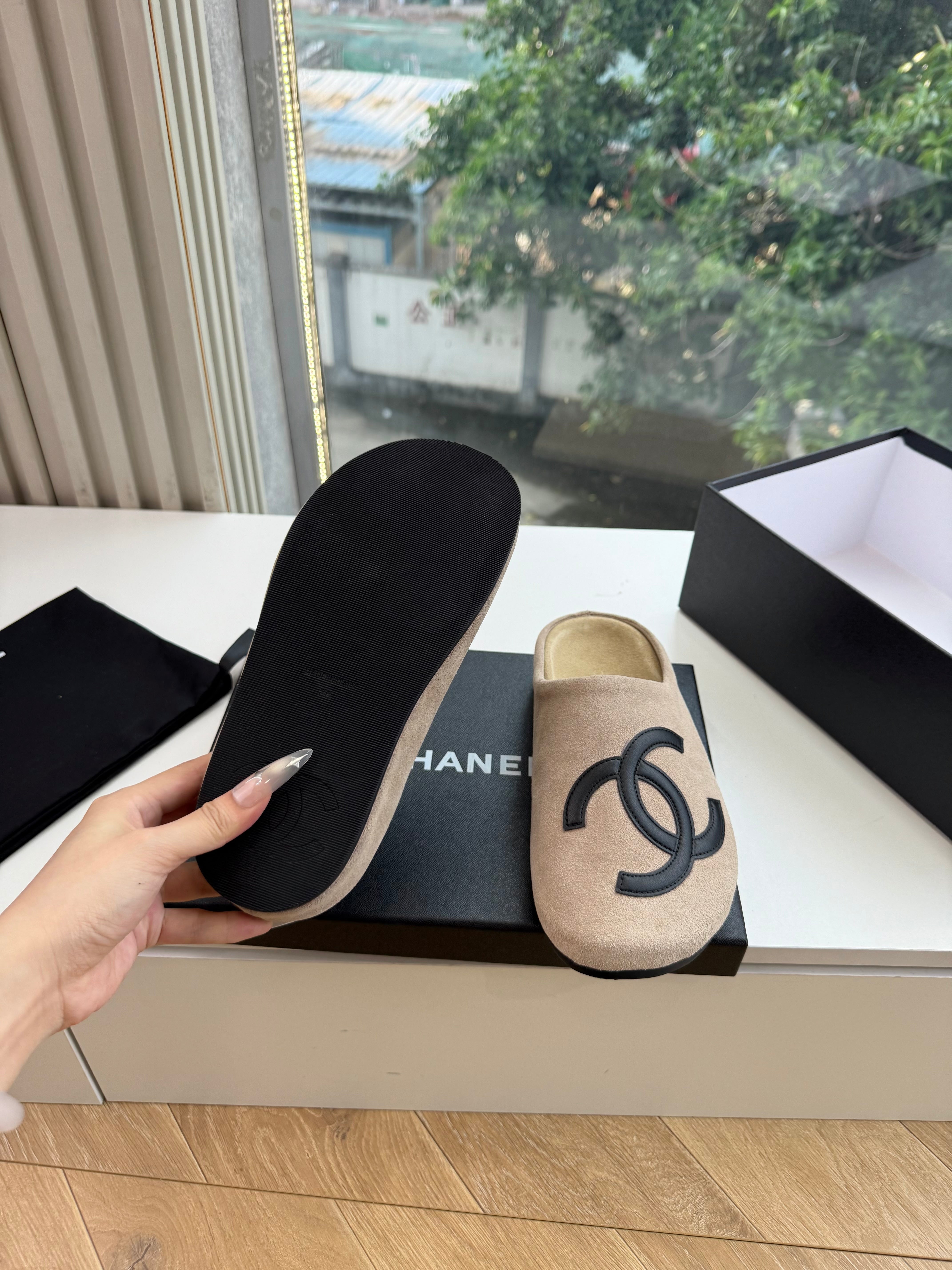CC 26s Mules Light Taupe Suede 967491