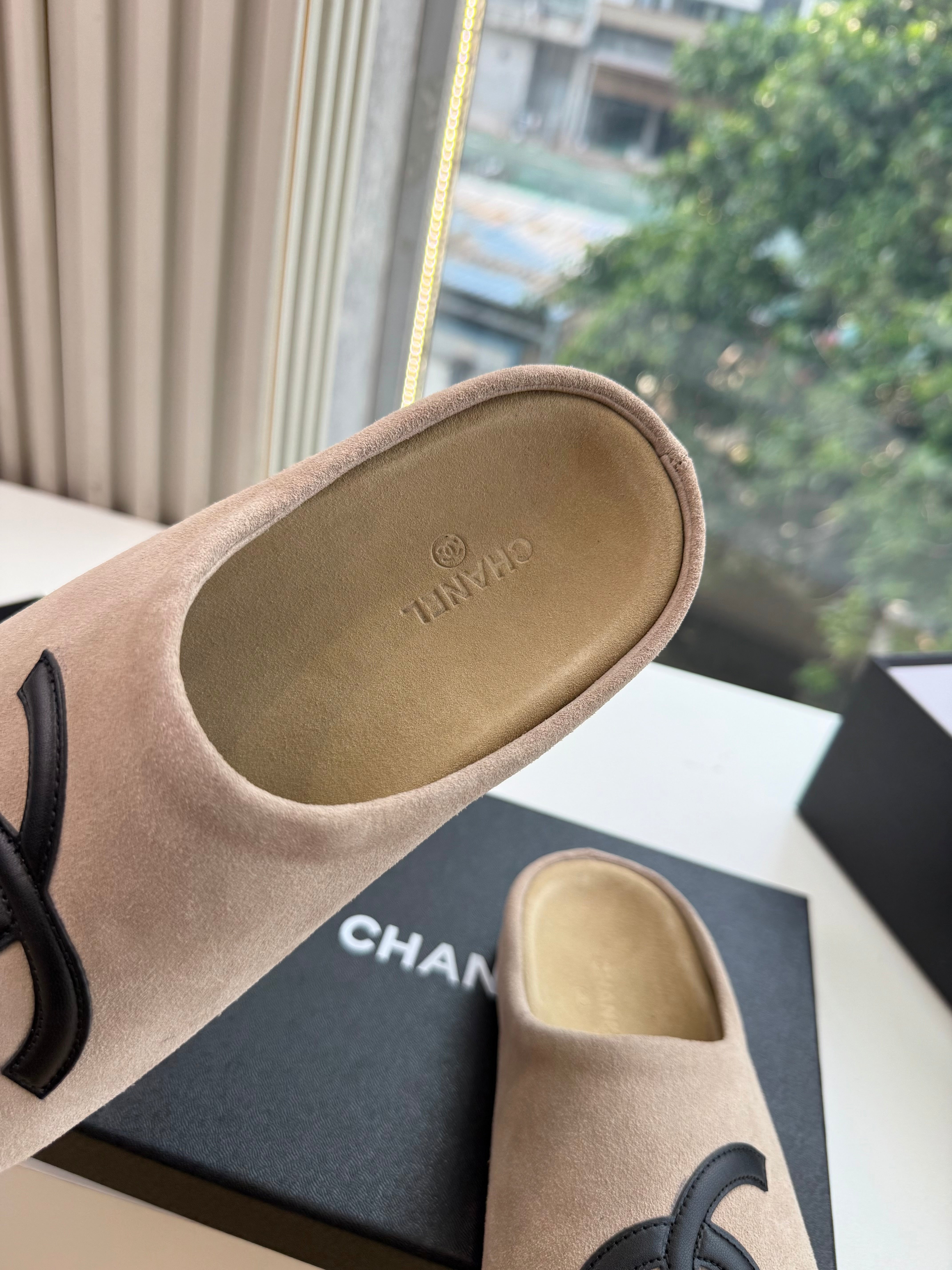 CC 26s Mules Light Taupe Suede 967491