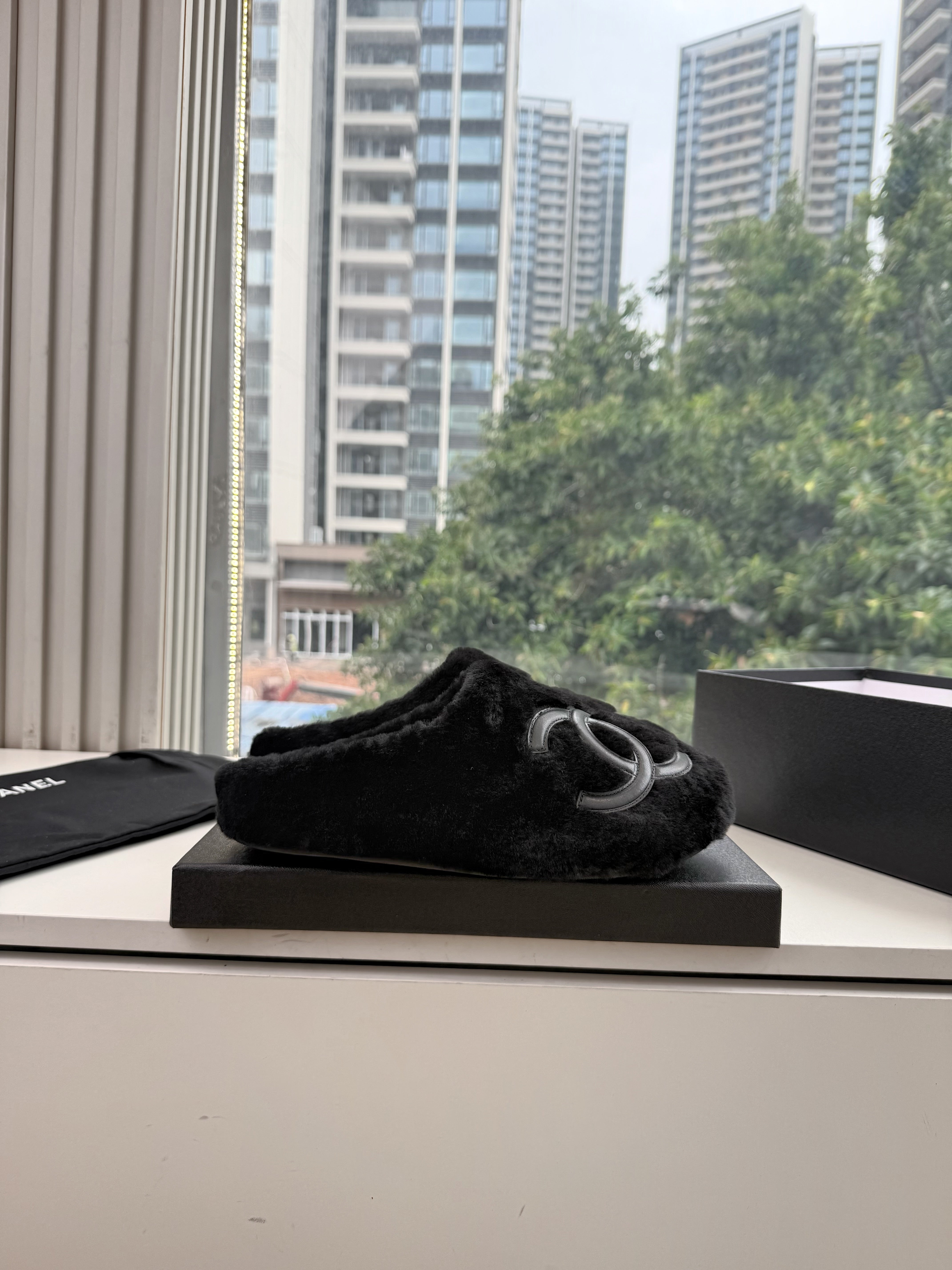 CC 26s Mules Black Shearling 967541