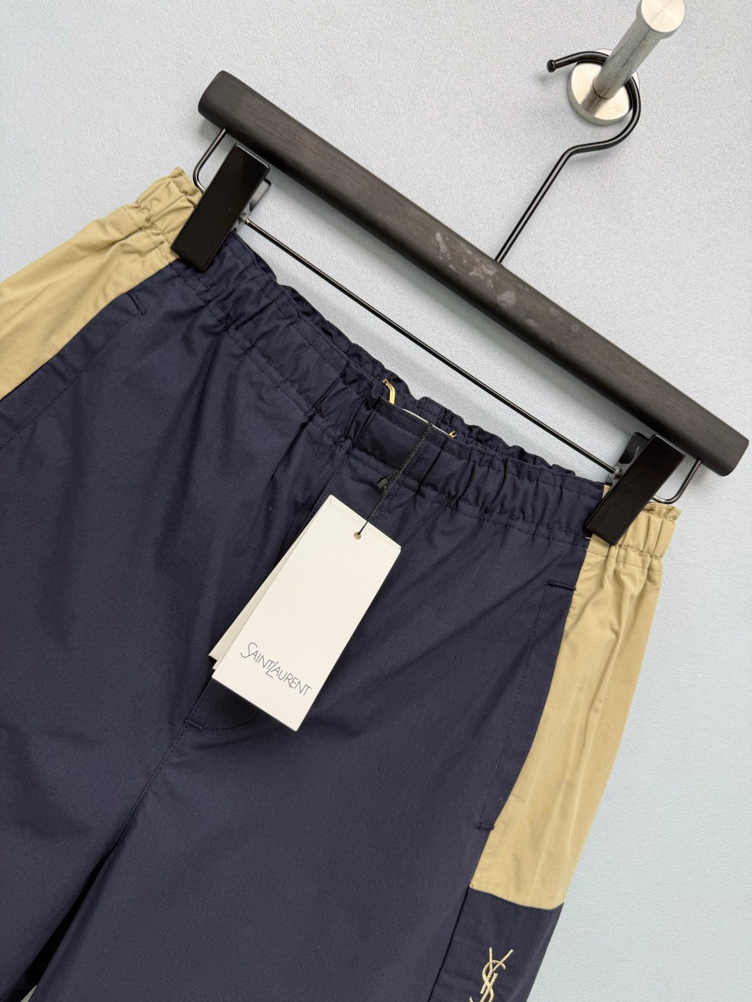 YSL Color-Blocked Elastic Waist Casual Shorts Navy Blue Beige Linen 411617