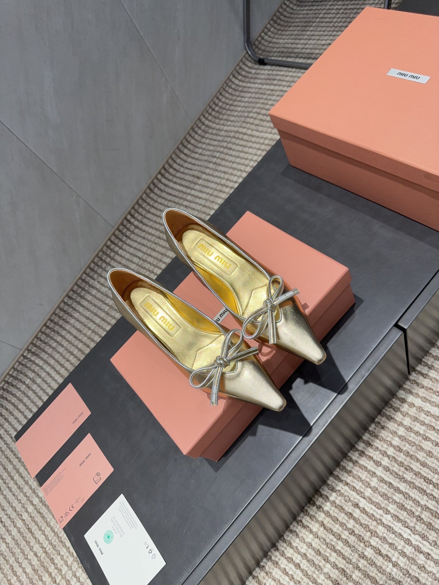 Miu 26s Pointed Toe Pumps 55mm In Gold Calfskin With Bow