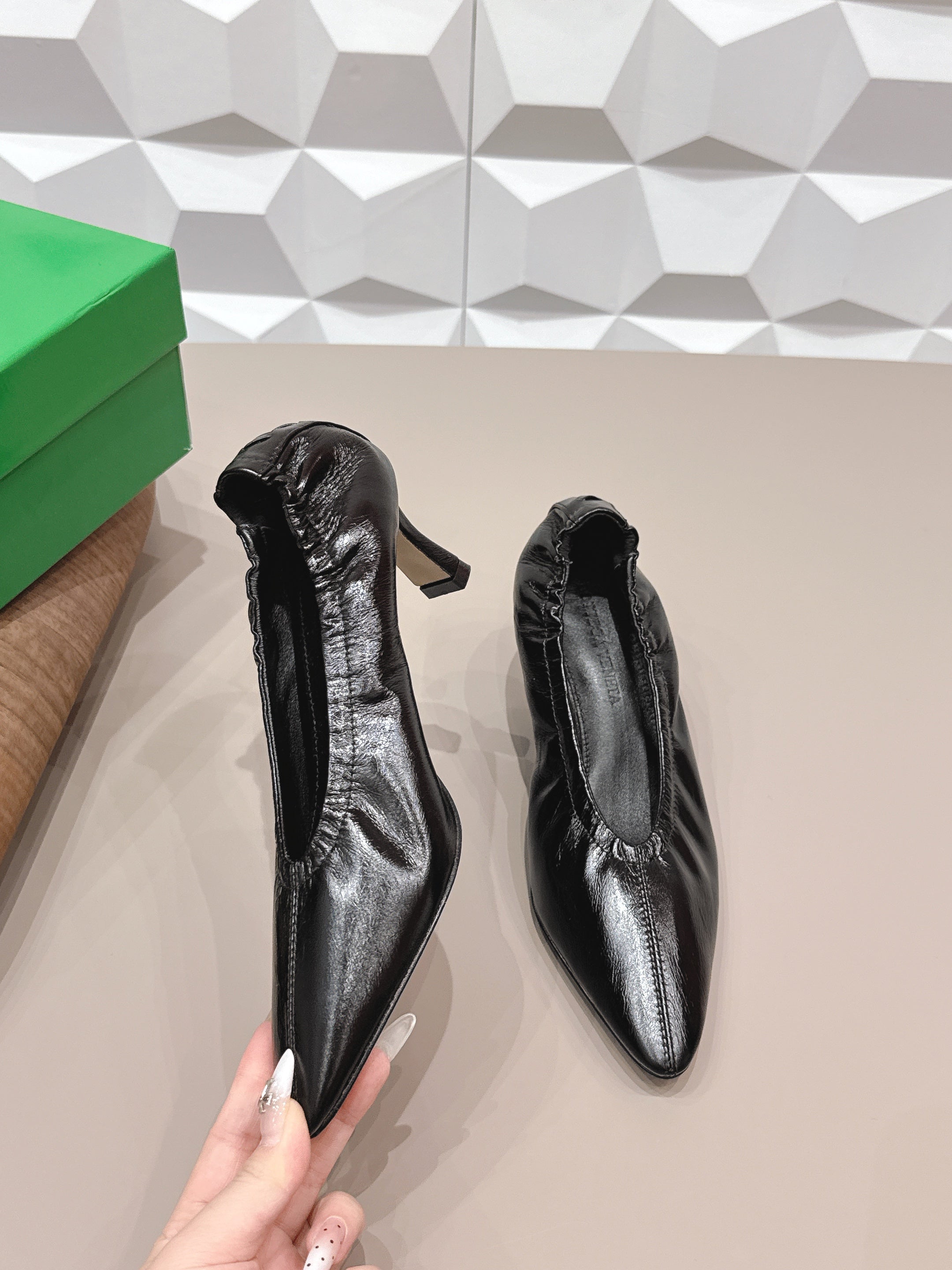 BV Sofia Pump 4cm Black Sheepskin 613299