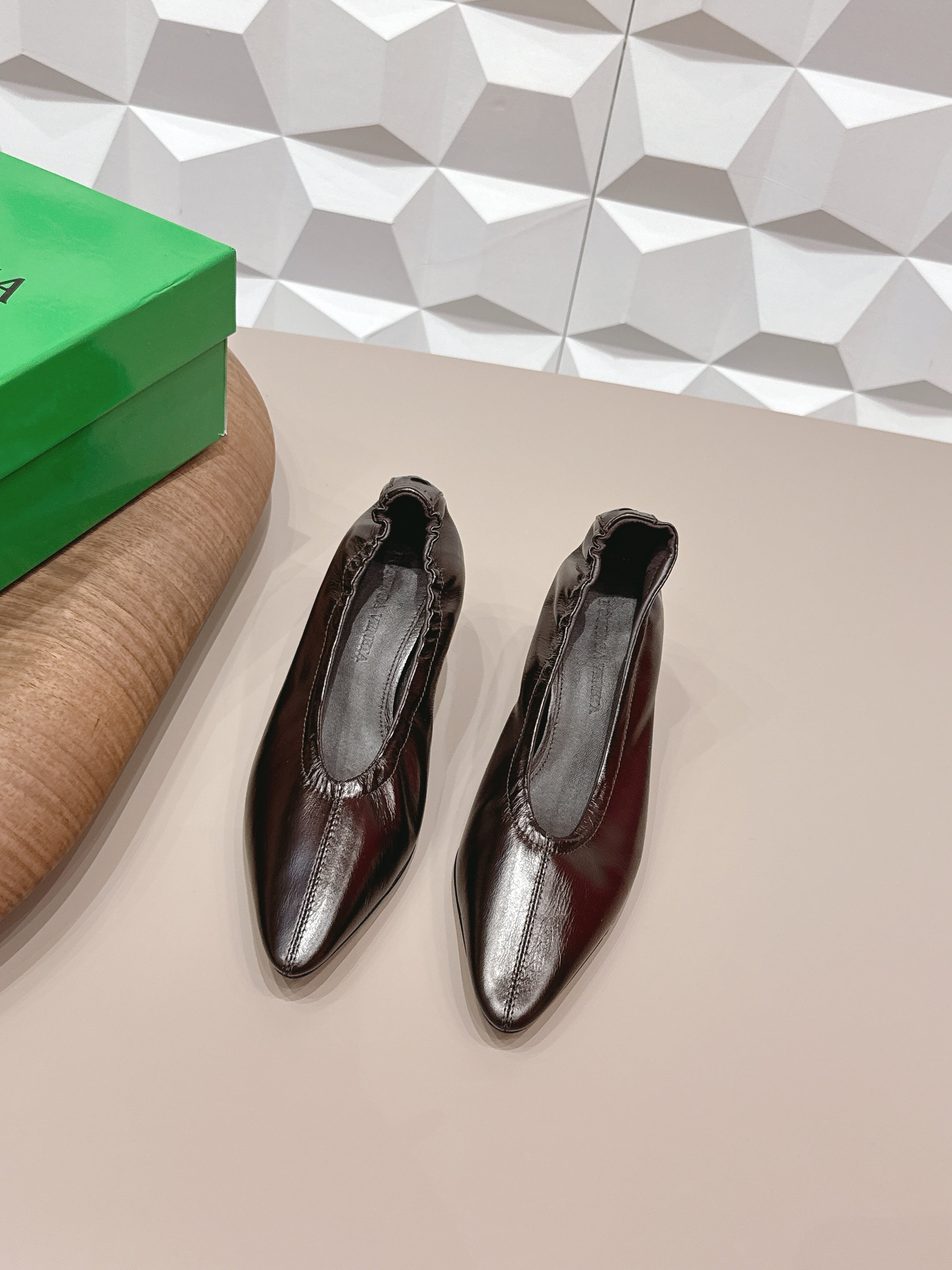 BV Sofia Pump 4cm Chocolate Sheepskin 613300