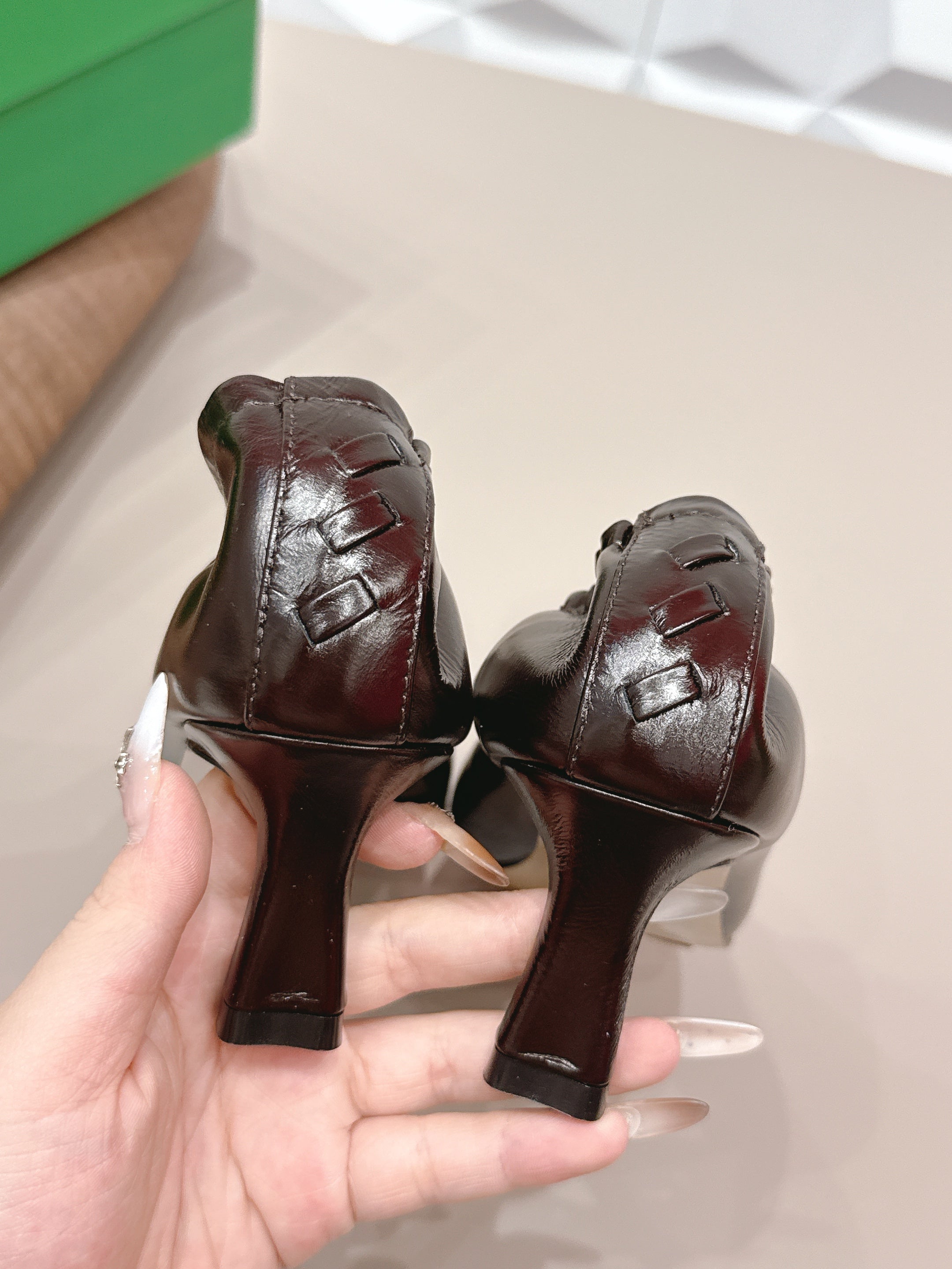 BV Sofia Pump 4cm Chocolate Sheepskin 613300