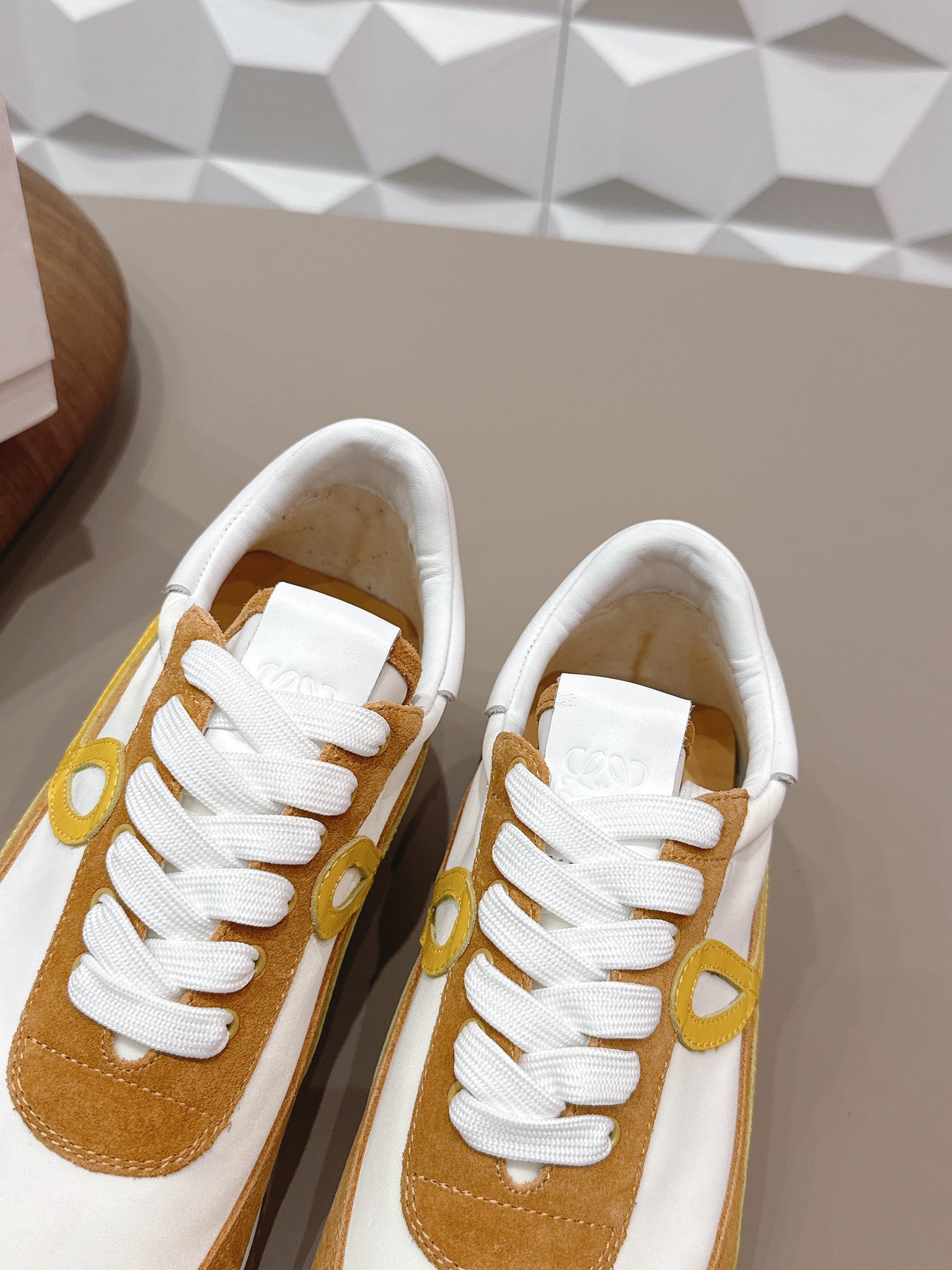 Loewe 26s Flow Runner Sneaker In Caramel Brown And White Suede And White Calfskin