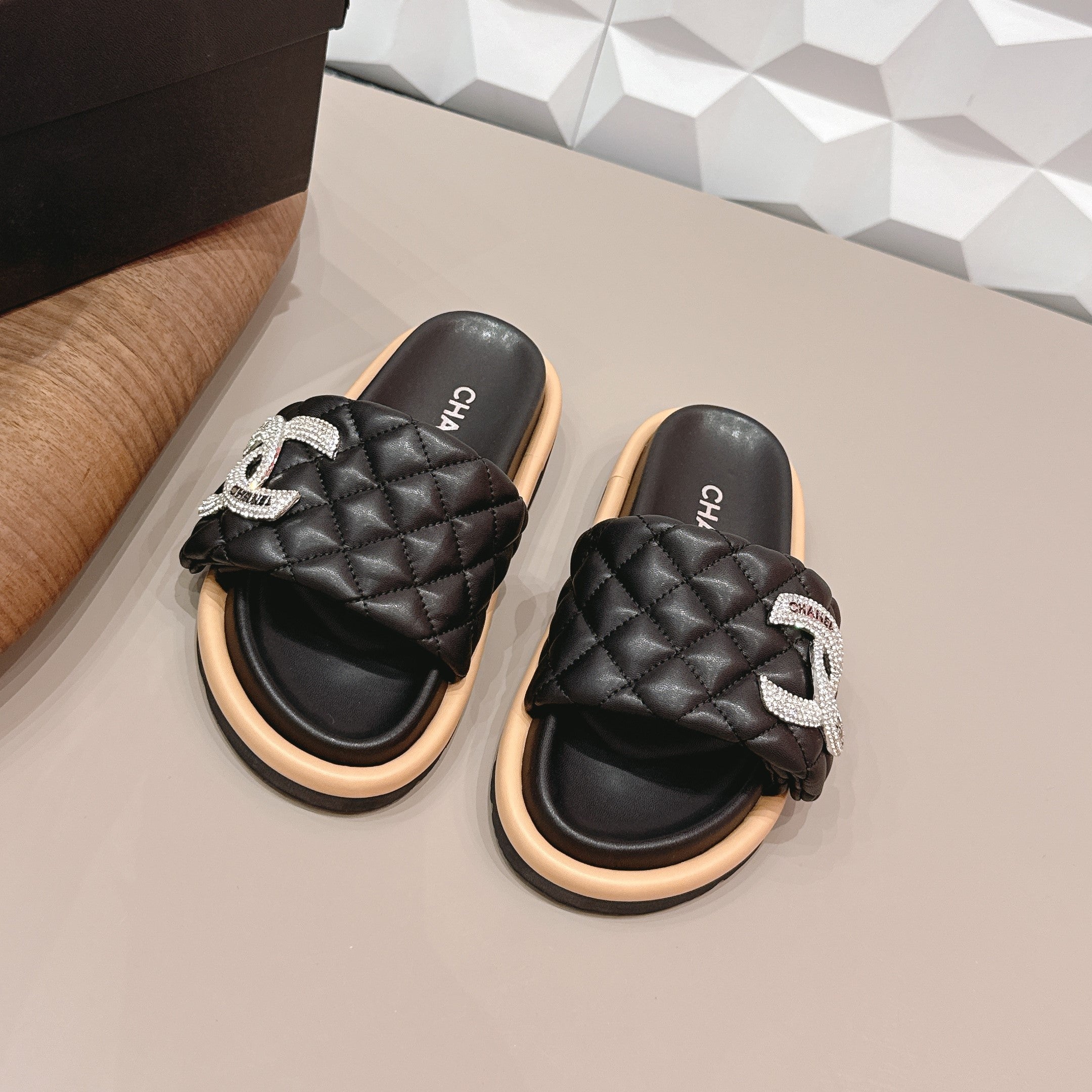CC 26s Sandals Double C Buckle Black Quilted Leather 613266