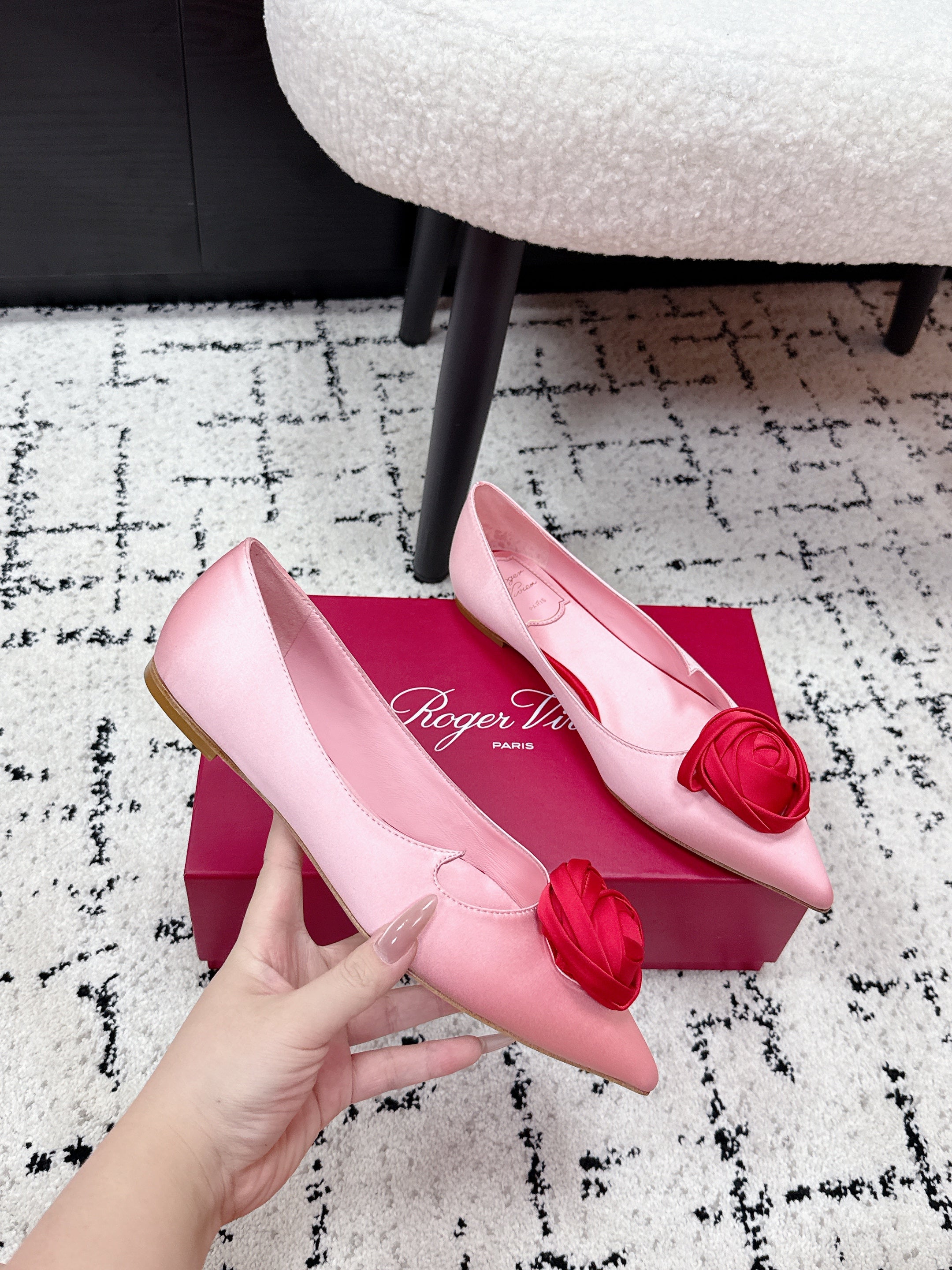 RV Rose Vivier Flower Slingback Flat Pink Red  Satin 617286