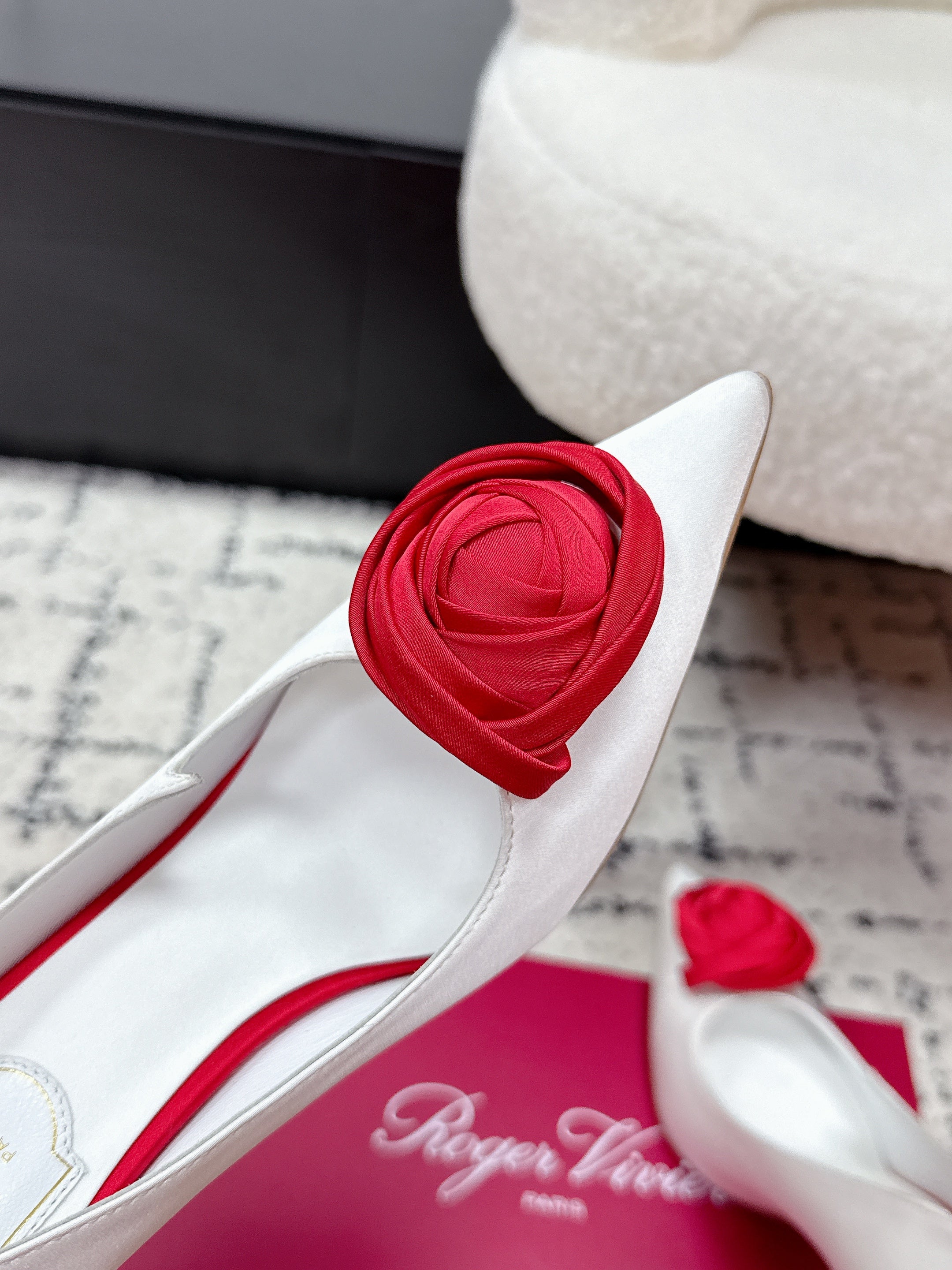 RV Rose Vivier Flower Pumps 10cm White Red Satin 617293