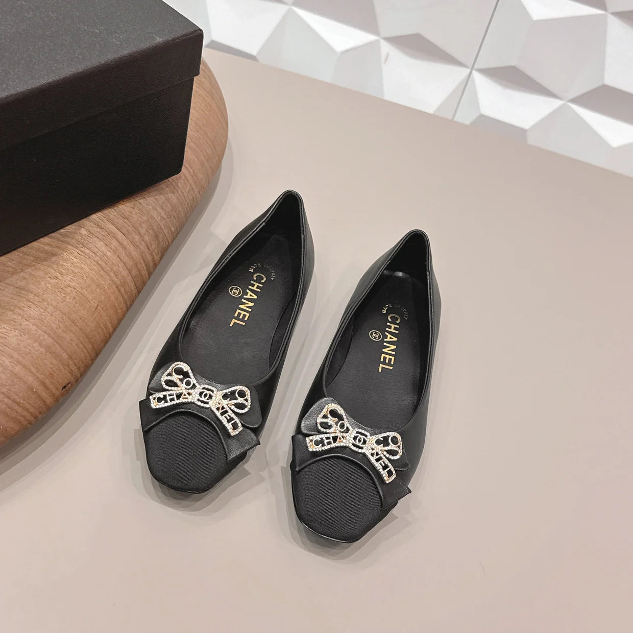 CC 26s Ballet Flats Black Sheepskin 650290