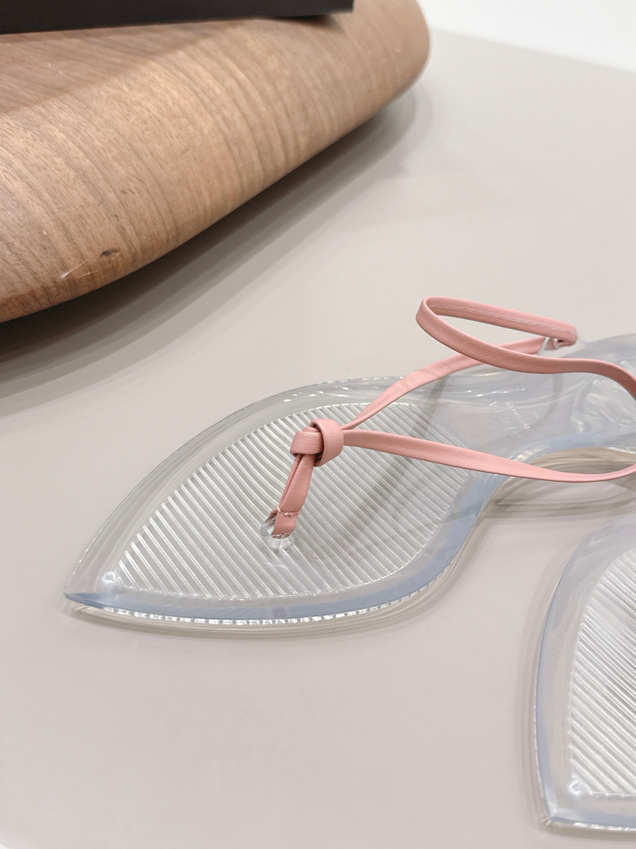 Alaïa Invisible Thong Mules Pink Leather 738668