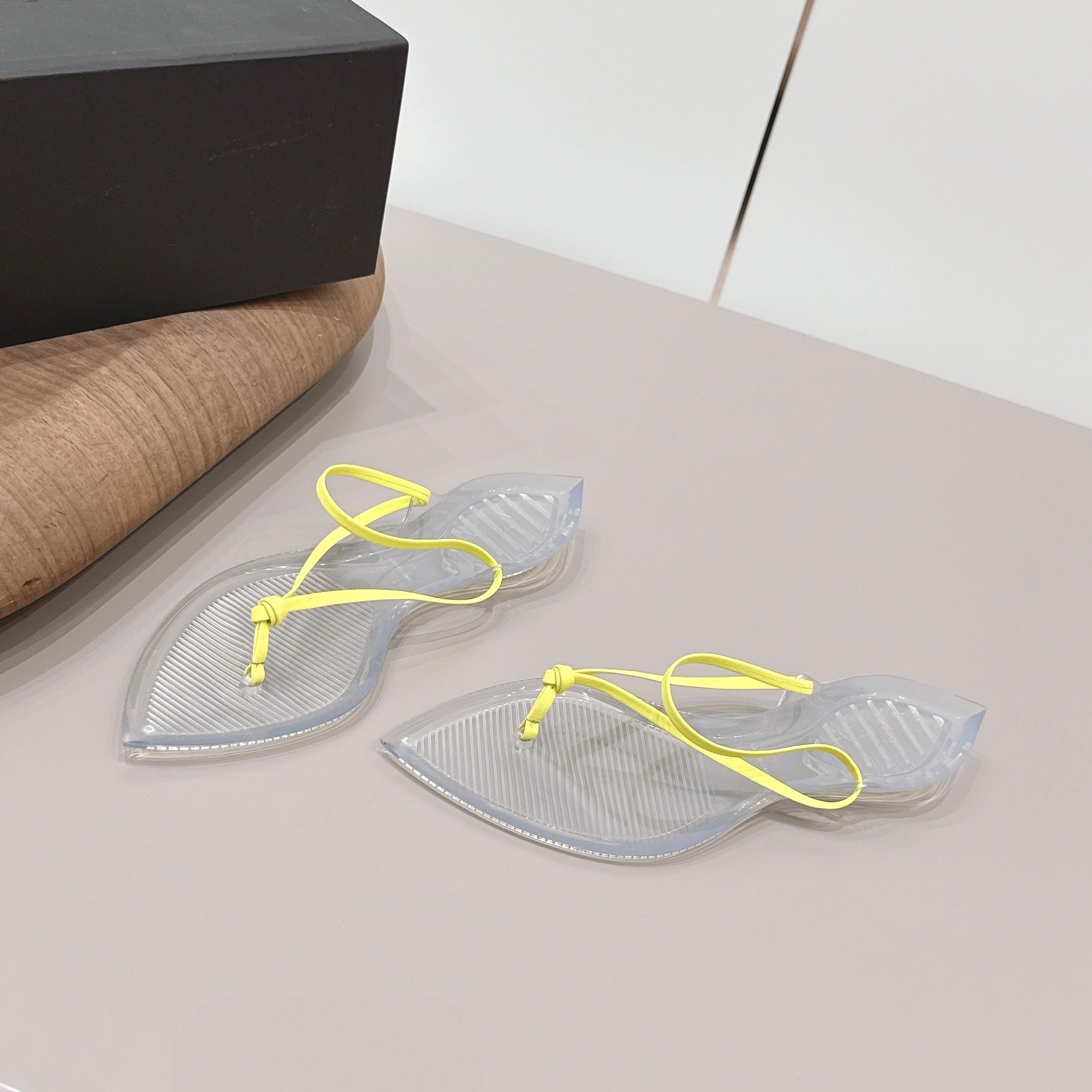 Alaïa Invisible Thong Mules Yellow Leather 738667