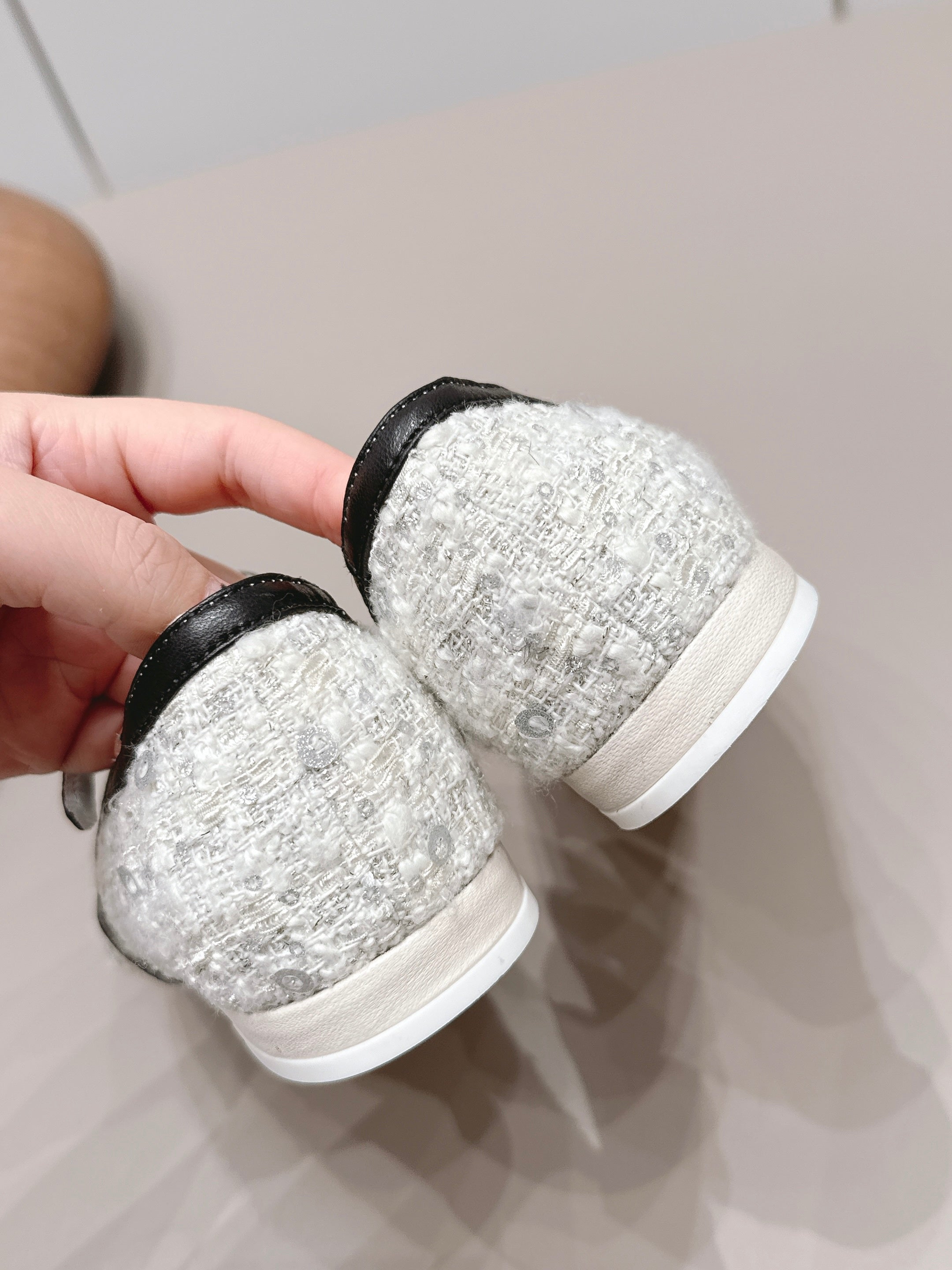 CC 26s Square-toe Ballet Flat White Orange Sheepskin Tweed 875989