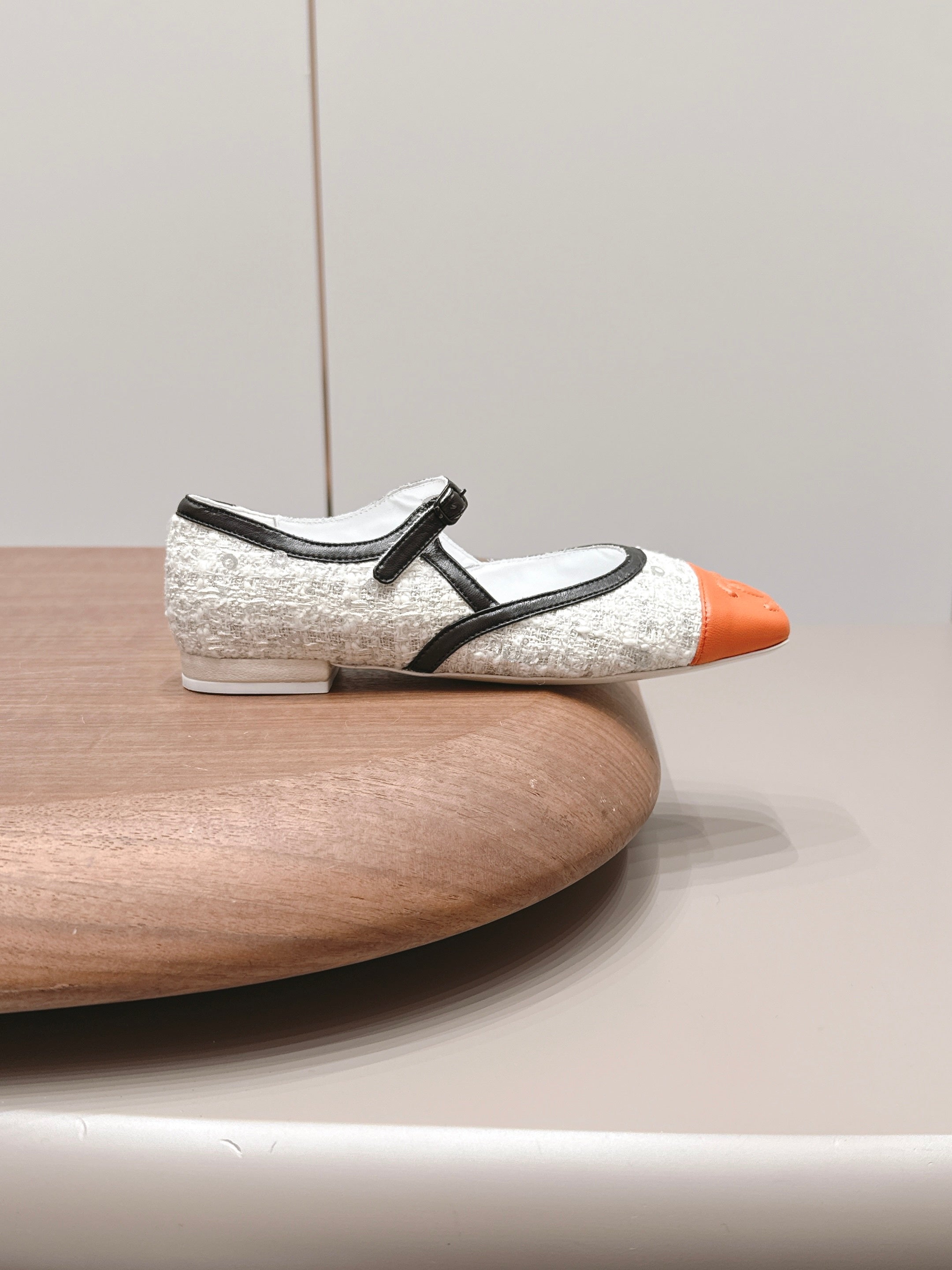 CC 26s Square-toe Ballet Flat White Orange Sheepskin Tweed 875989