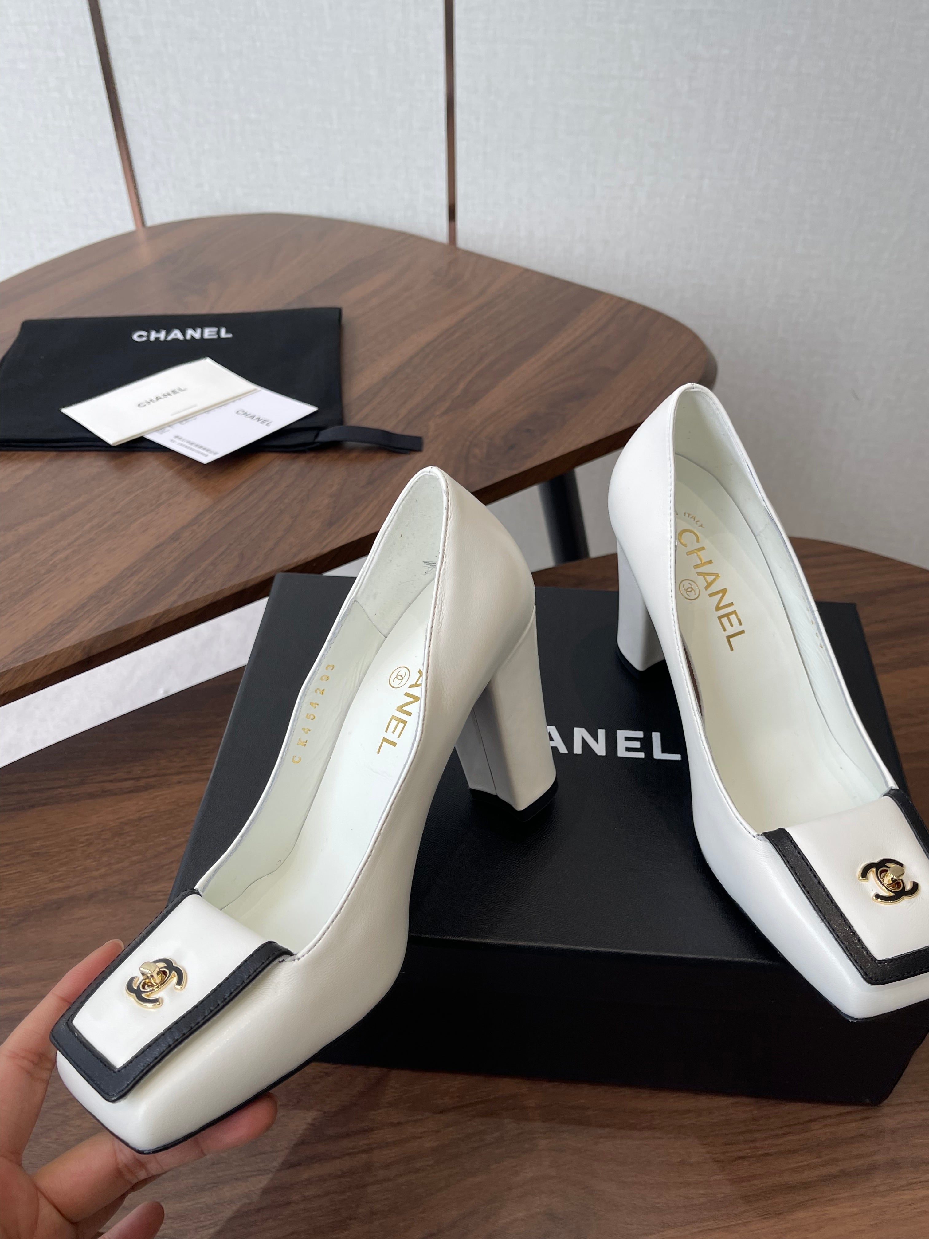 CC SS26 Mathieu Blazy Pumps 90mm White Sheepskin 529525