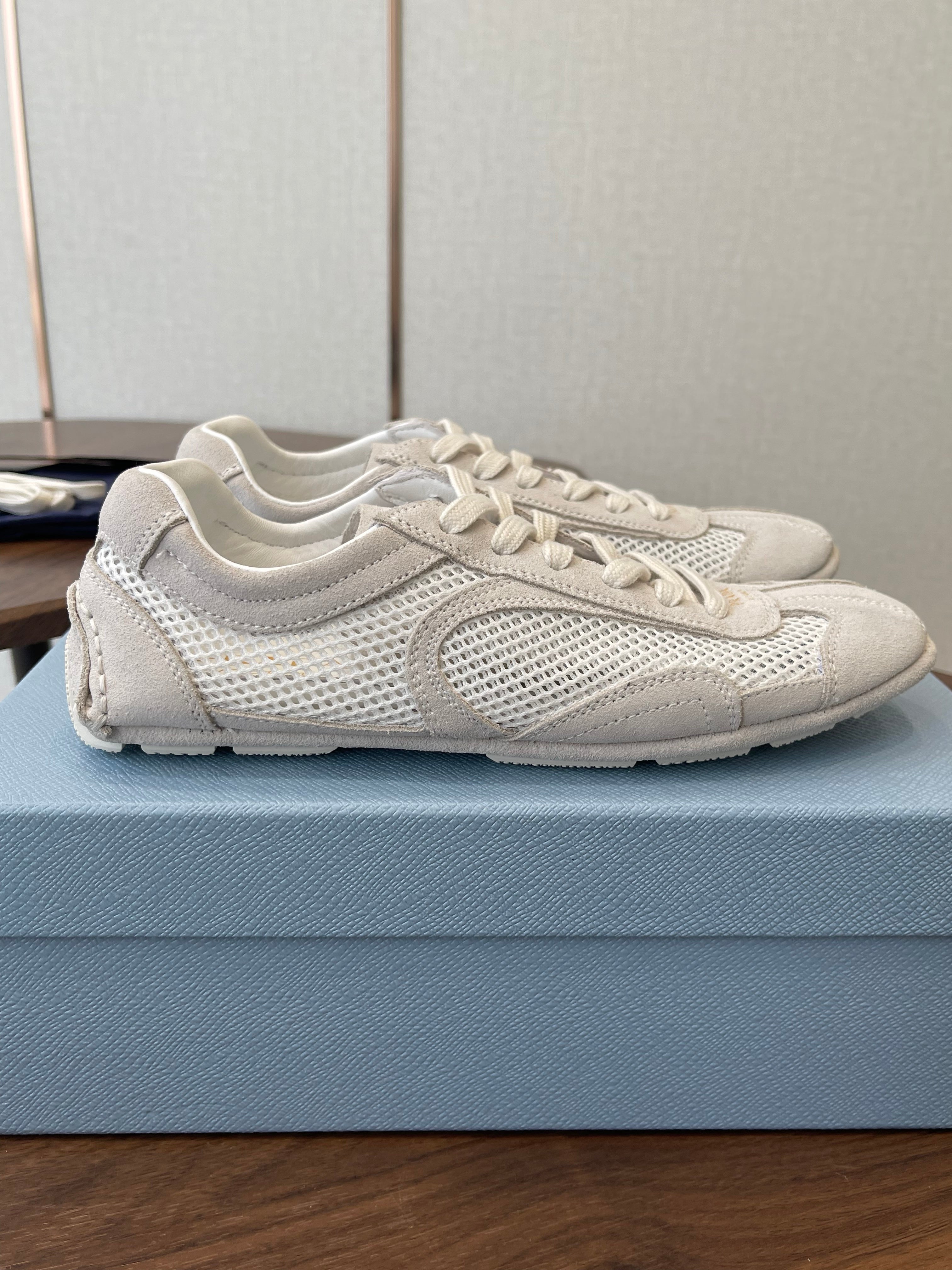 Prada Low-Top Sneakers Off White Mesh Suede 727612