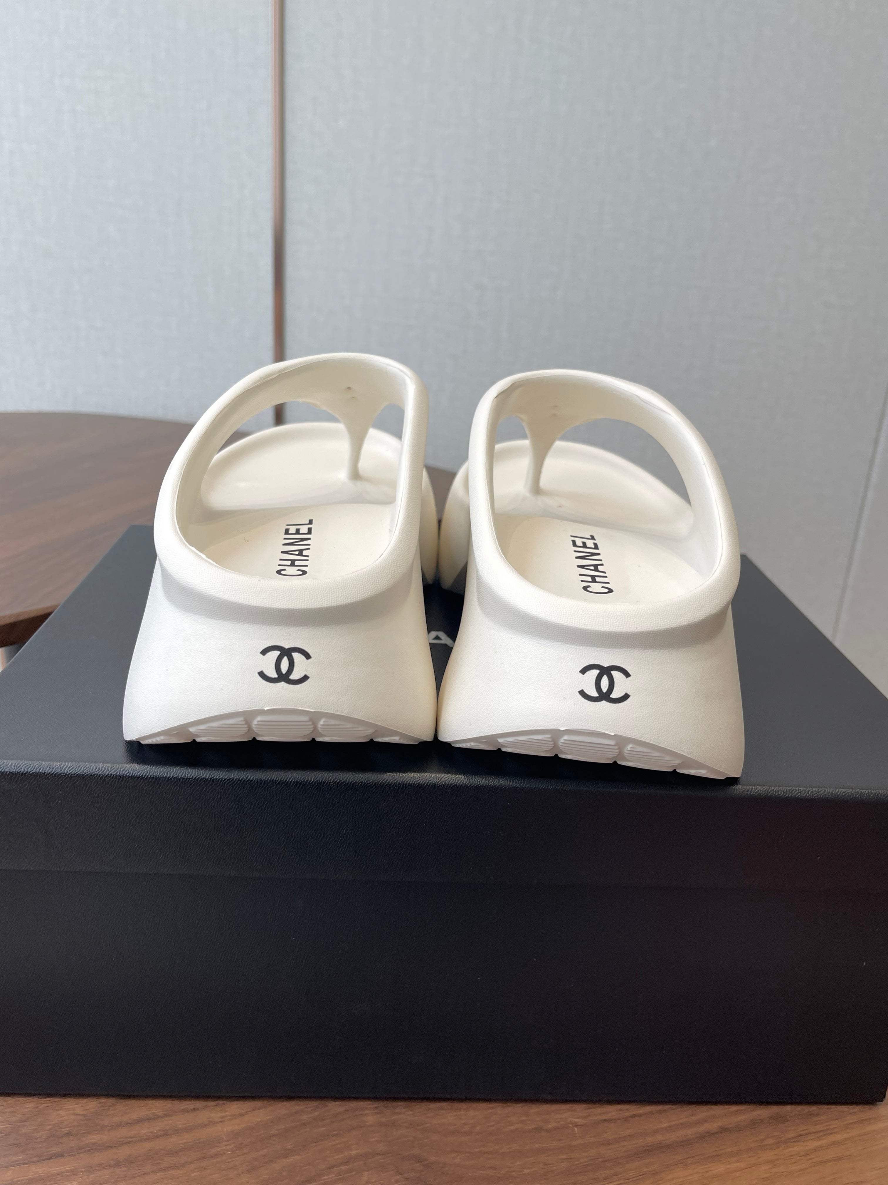 CC 26s Platform Flip-Flops White Rubber 727519