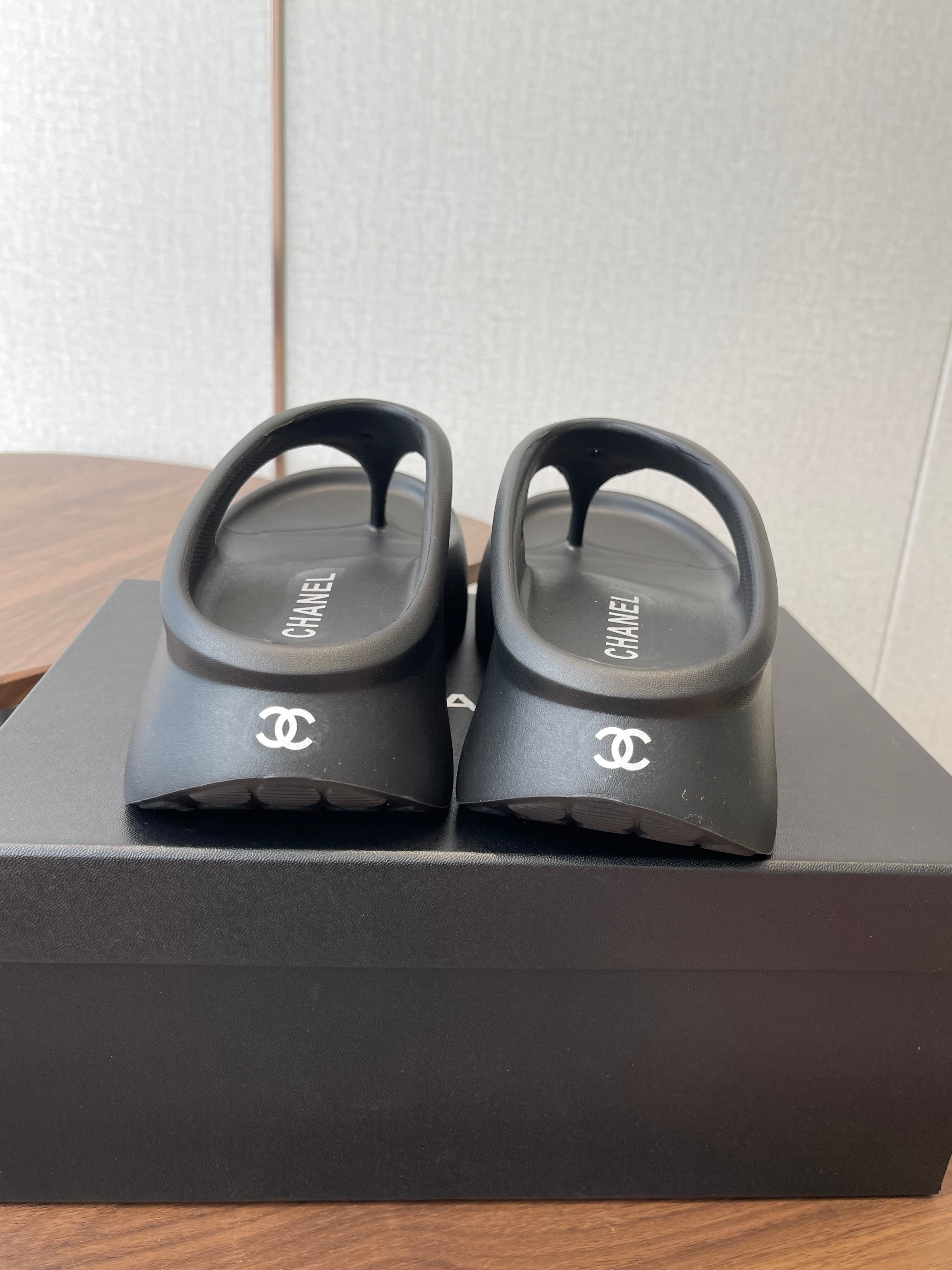CC 26s Platform Flip-Flops Black Rubber 727520