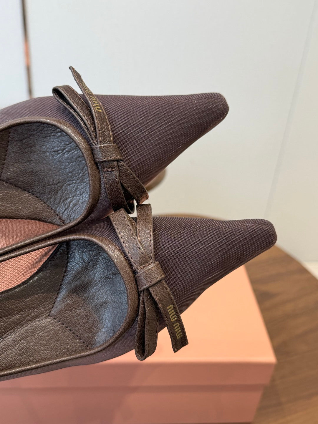 Miu 26s Pump 5.5cm Coffee Canvas 887658